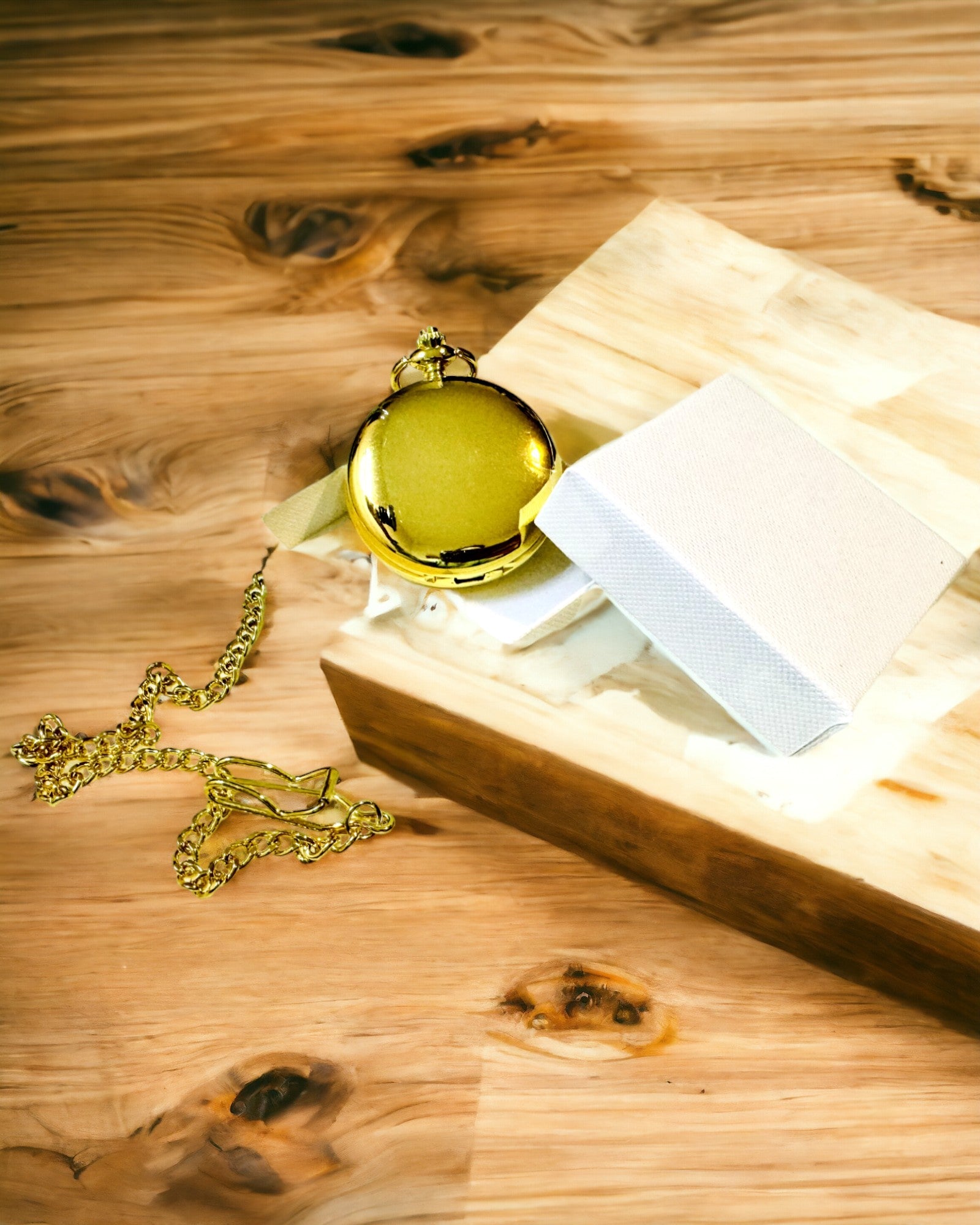 Orologio da Tasca Meccanico Classico con Doppio Coperchio, Manuale, Colore Oro, con Incisione