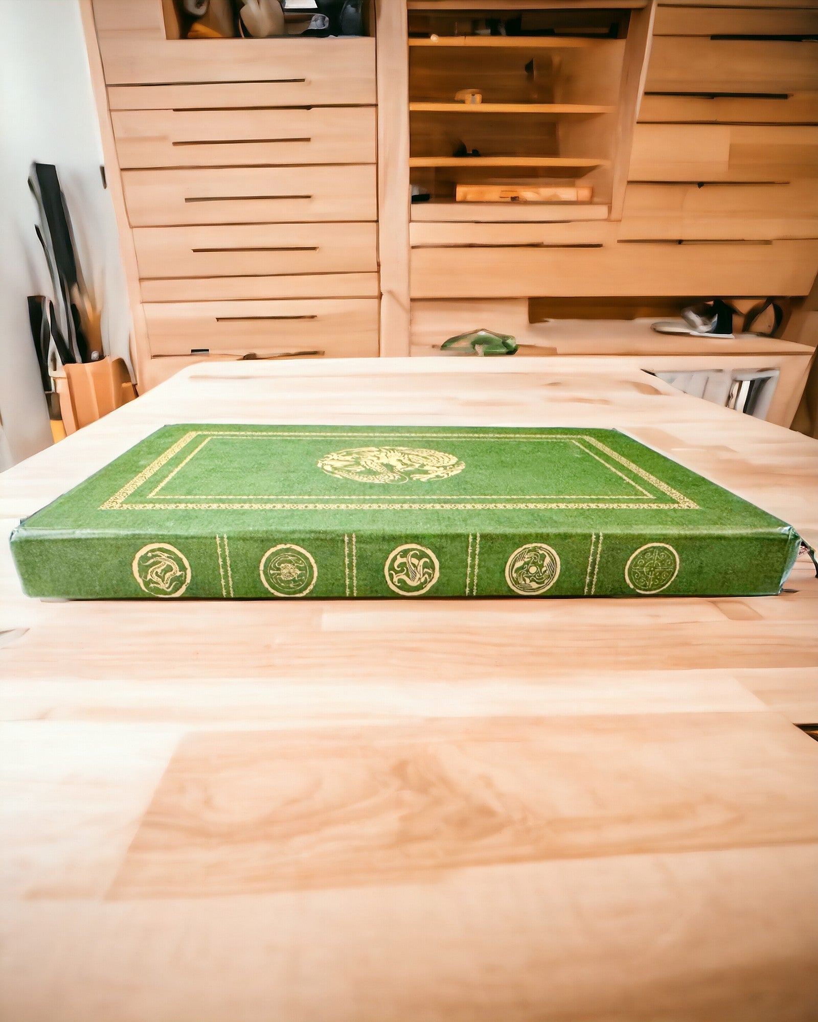 Taccuino Decorativo Verde con Motivo Drago - Ispirazioni Fantasy, con incisione