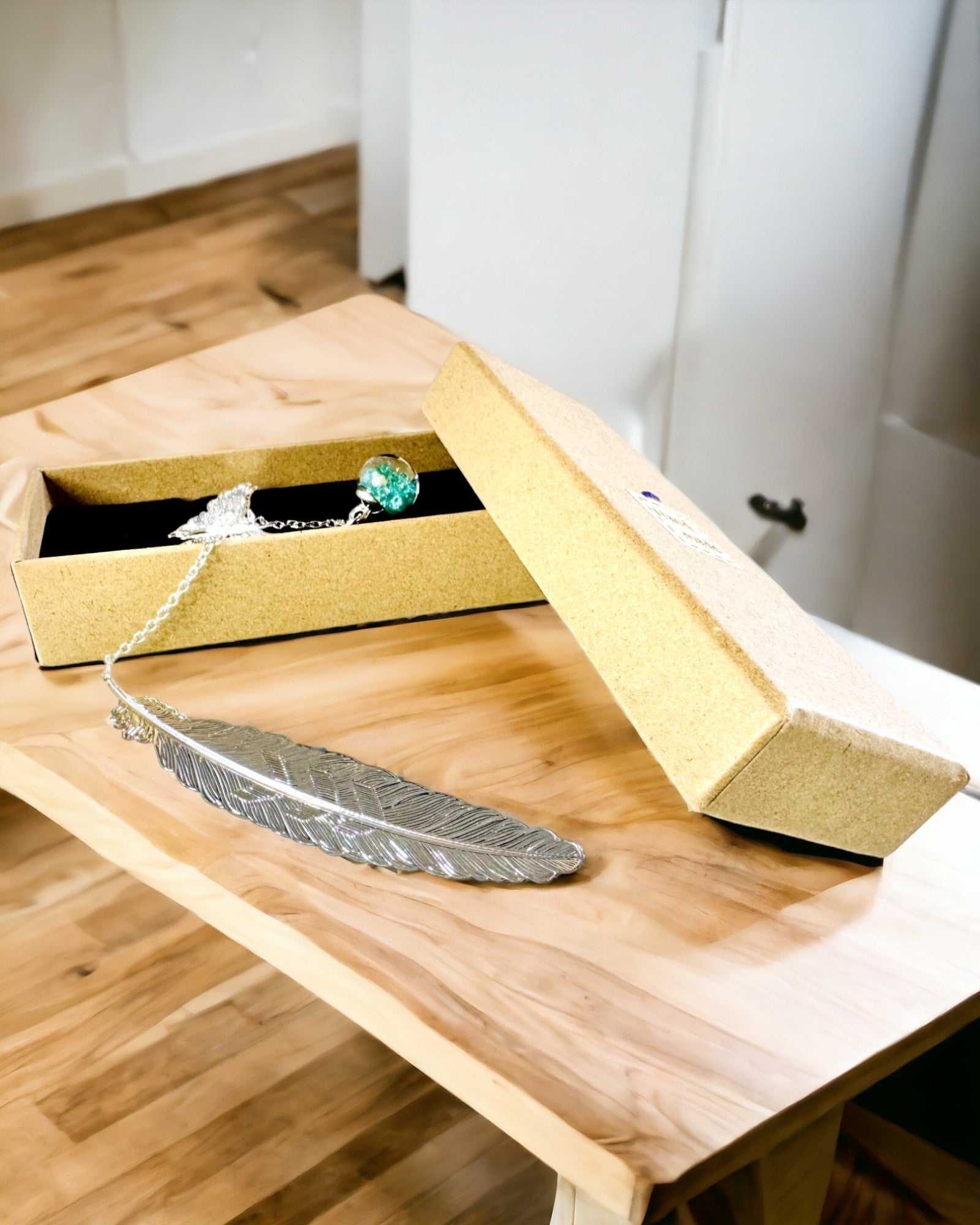 Segnalibro Creativo in Stile Retrò con Motivo di Piuma e Farfalla – Elegante Regalo Promozionale, Colore Argento/Blu