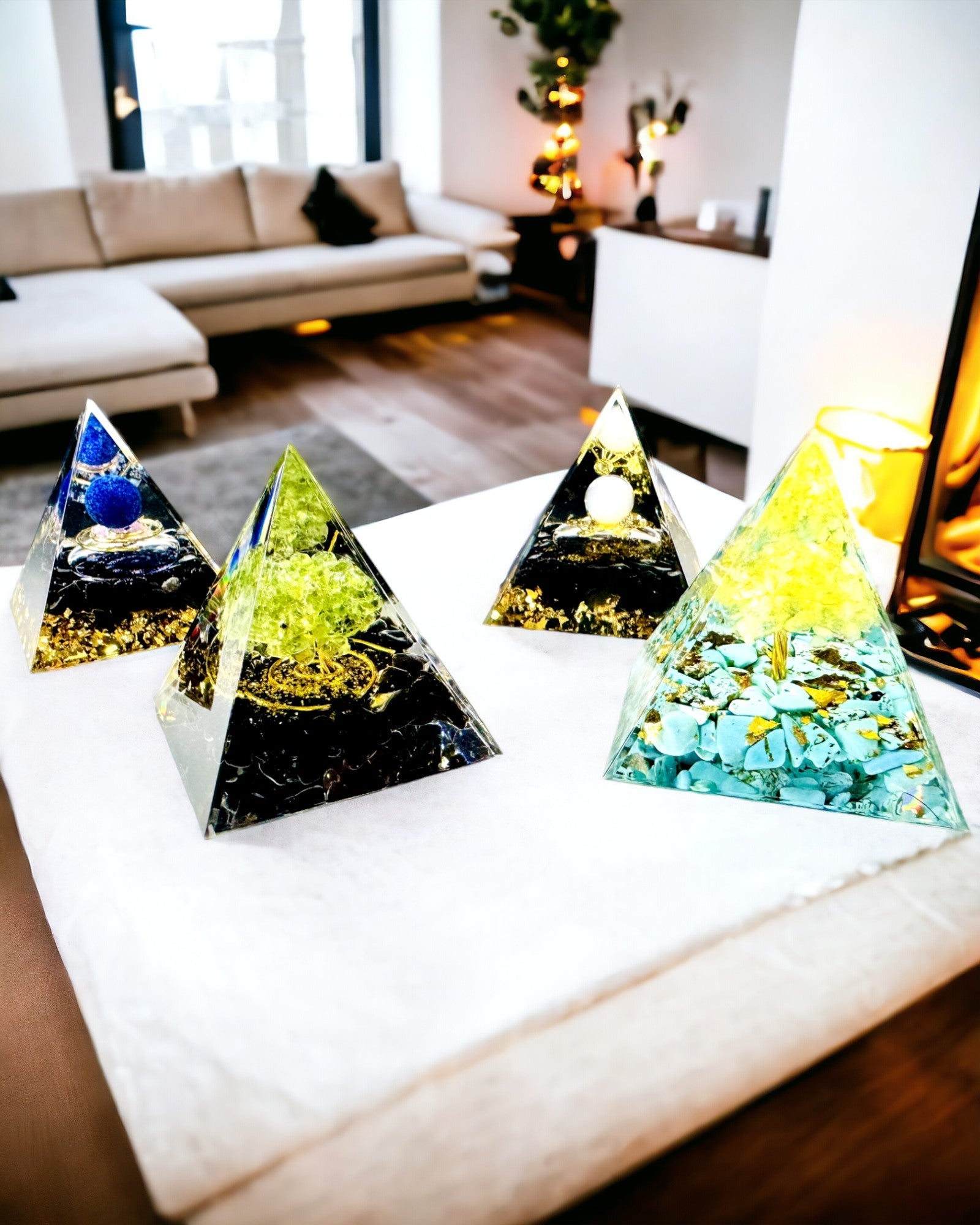 Piramide di Orgonite con Citrino e Turchese – Generatore di Energia Chakra, Strumento Reiki, Decorazione per la Meditazione