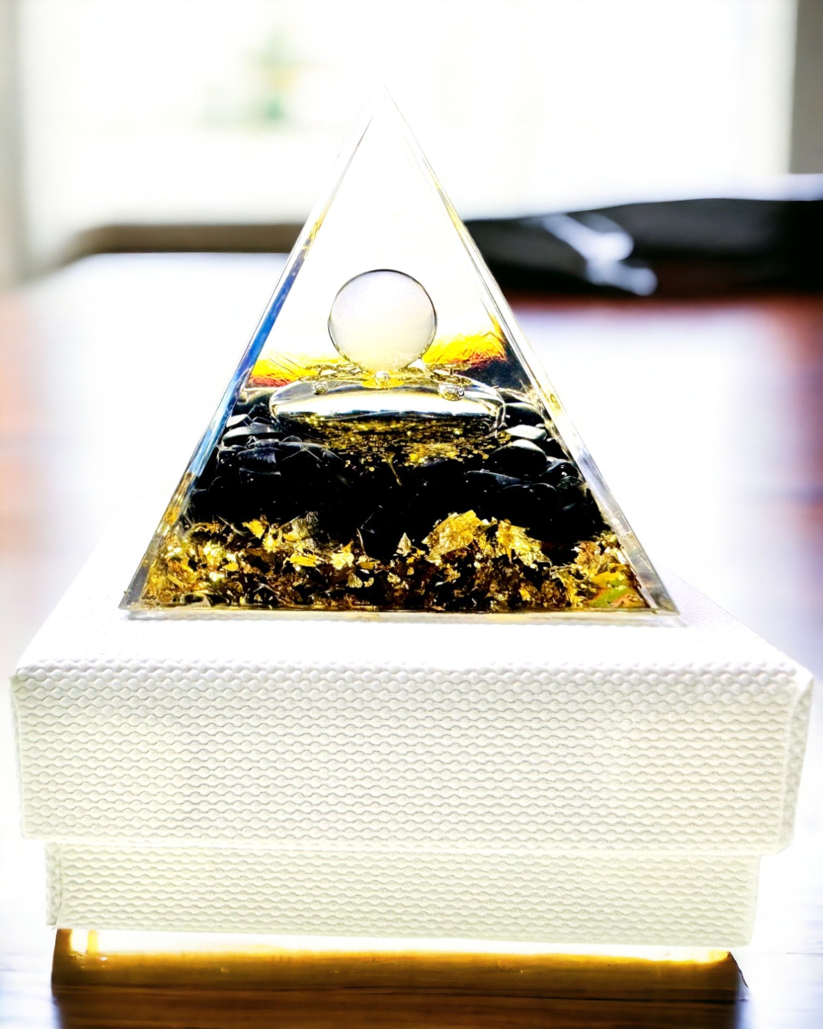 Piramide di Orgonite con Ossidiana – Generatore di Energia Chakra, Strumento di Meditazione Reiki con Pietra Naturale