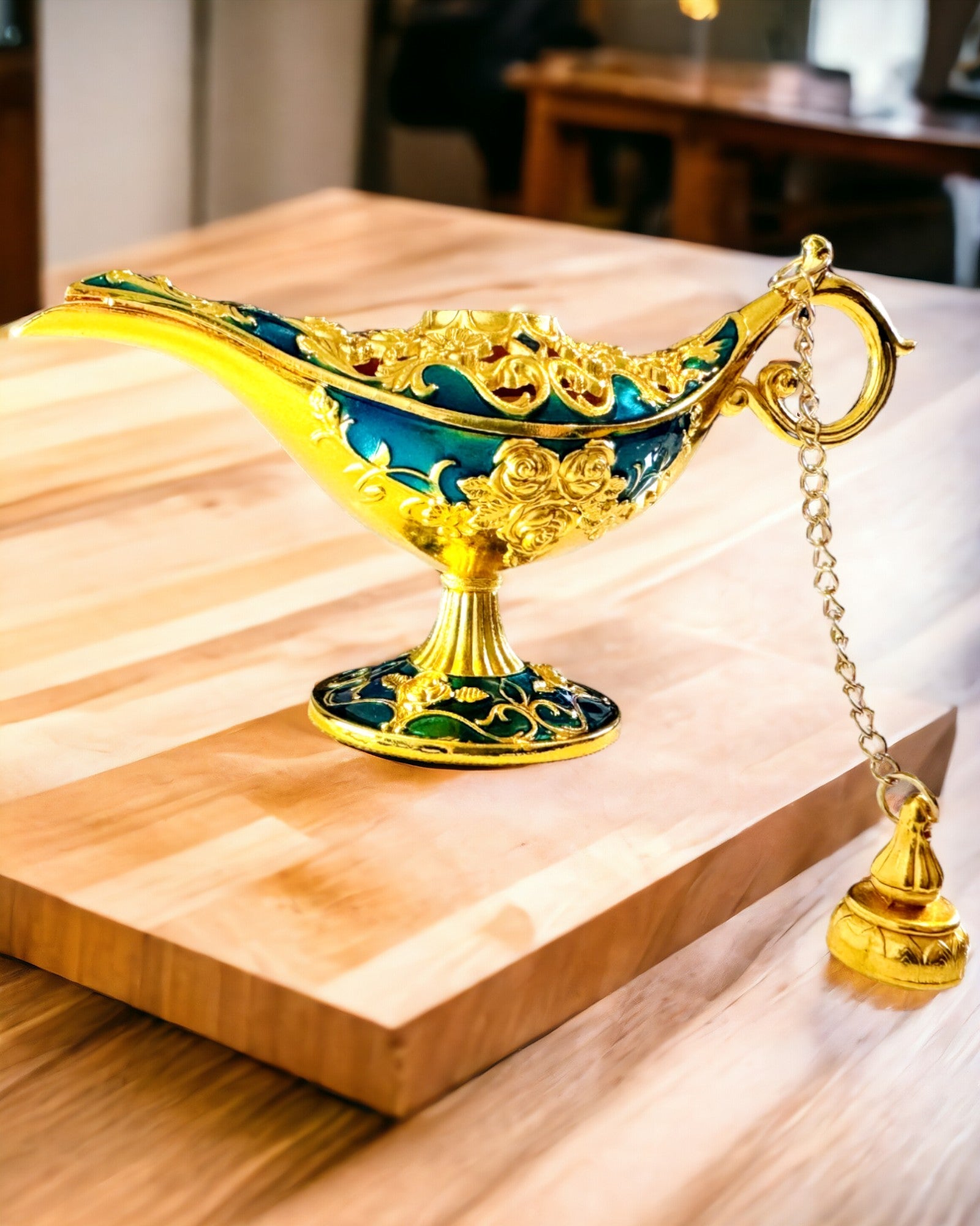 Piccola Lampada di Aladino Fatta a Mano - Artigianato Artistico in Metallo per Decorazione della Casa, incisione