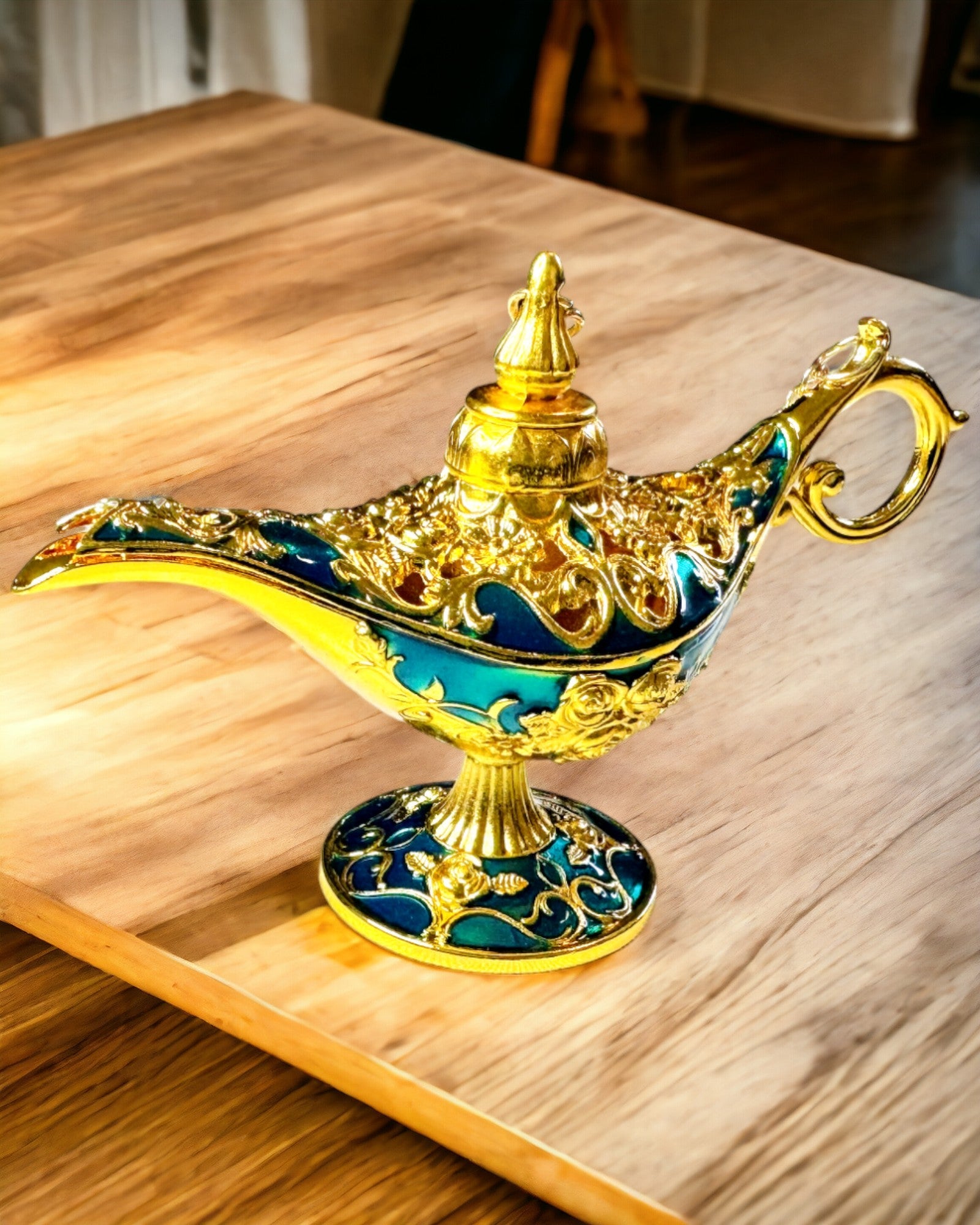 Piccola Lampada di Aladino Fatta a Mano - Artigianato Artistico in Metallo per Decorazione della Casa, incisione