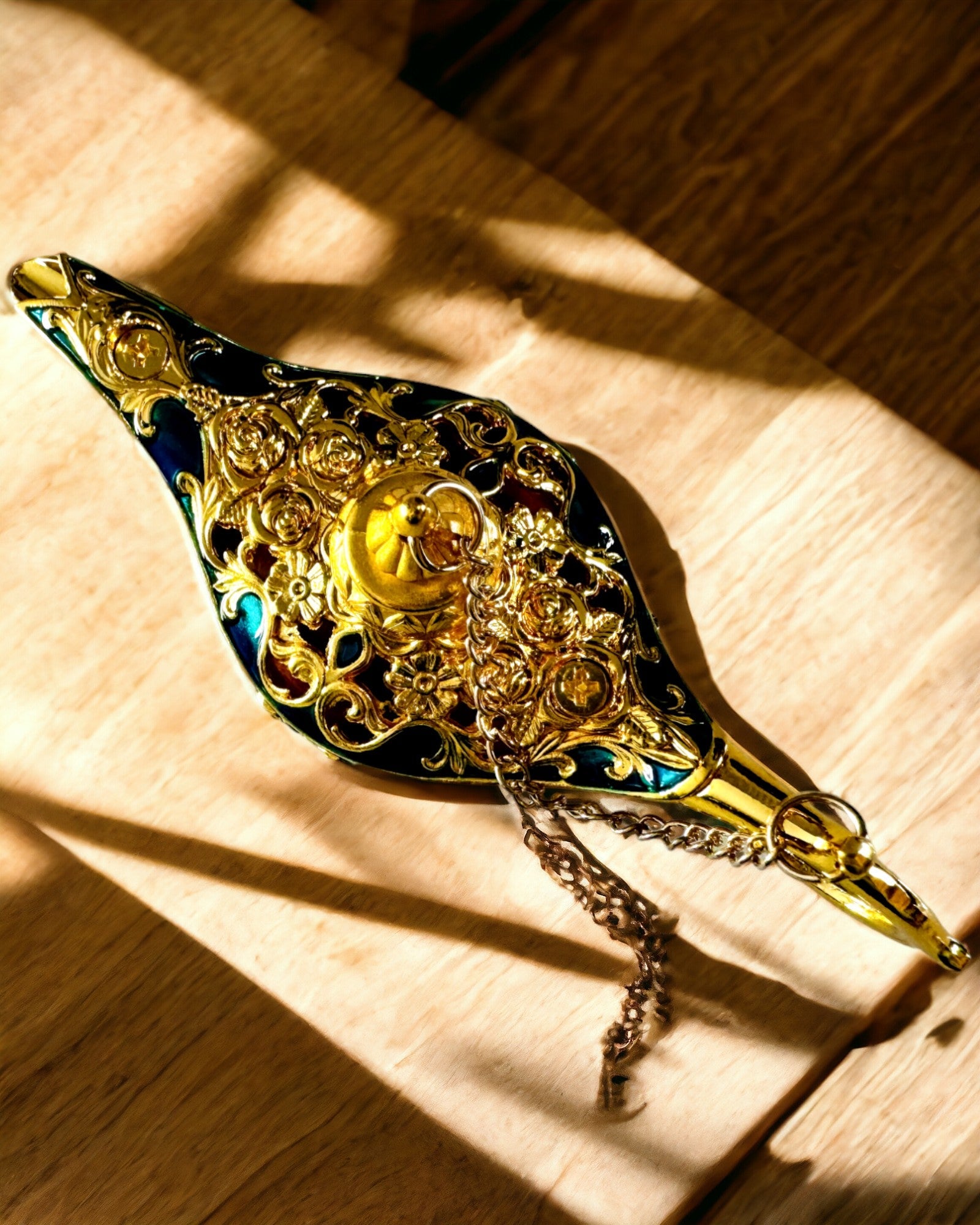 Piccola Lampada di Aladino Fatta a Mano - Artigianato Artistico in Metallo per Decorazione della Casa, incisione