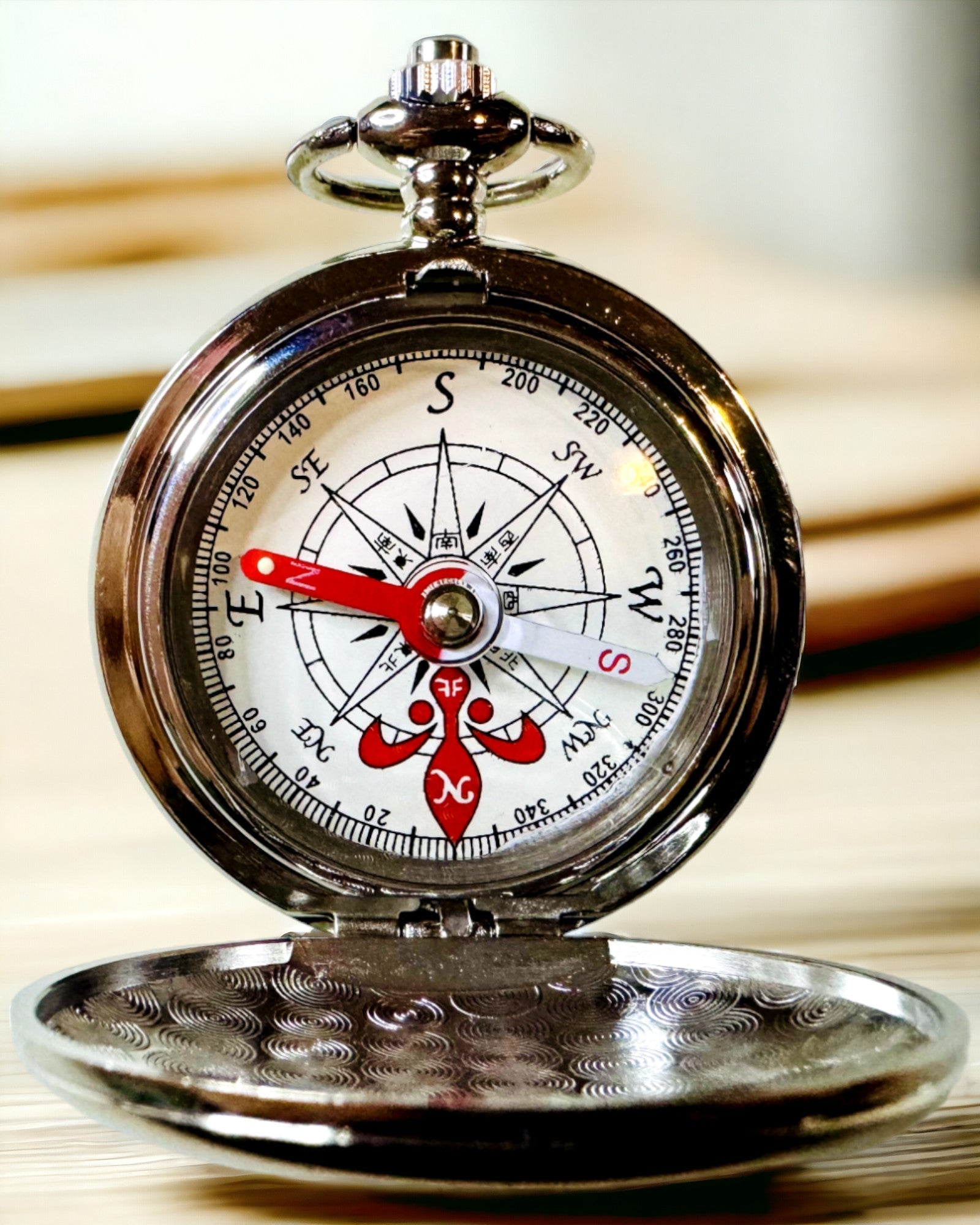 Mini Bussola Esploratore, Portatile ed Elegante, Ideale per Zaini e Attività all'Aperto