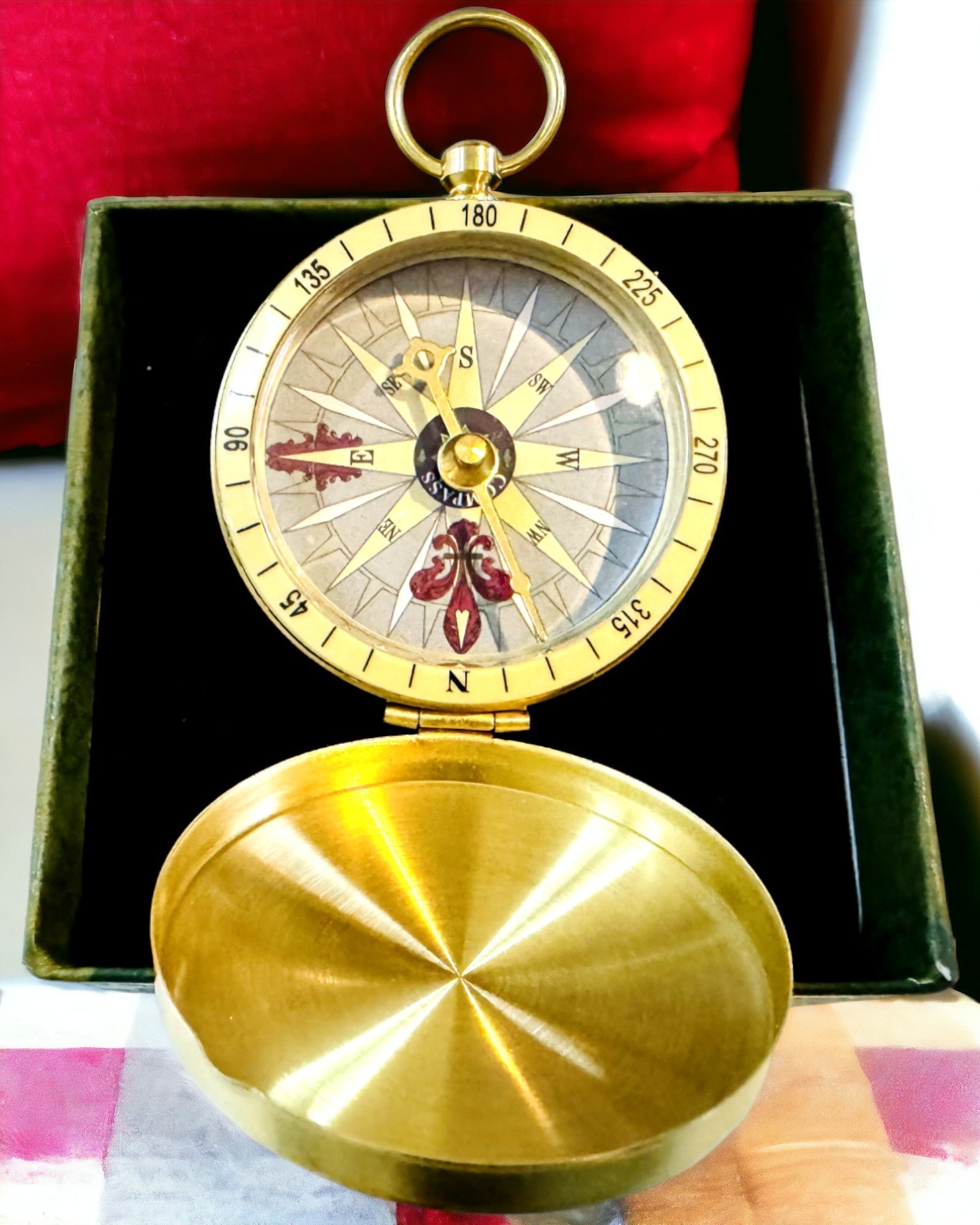 Bussola da Navigazione in Stile Retrò – Strumento Portatile e Preciso per Determinare la Direzione per Viaggiatori ed Esploratori. Incisione, personalizzazione.