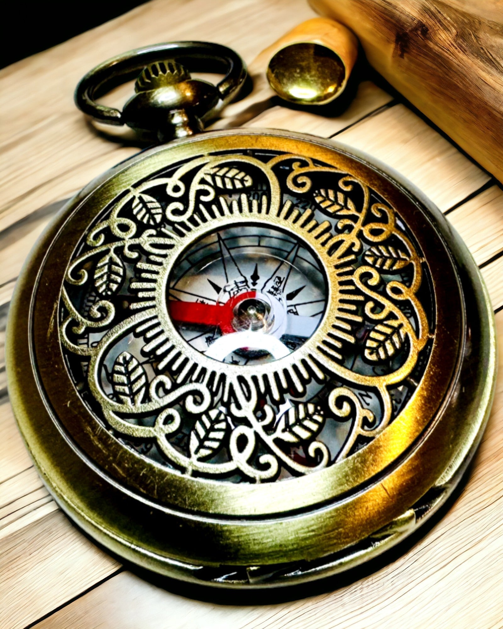 Bussola da Navigazione in Stile Vintage con Motivo Trafitto – colore marrone-oro