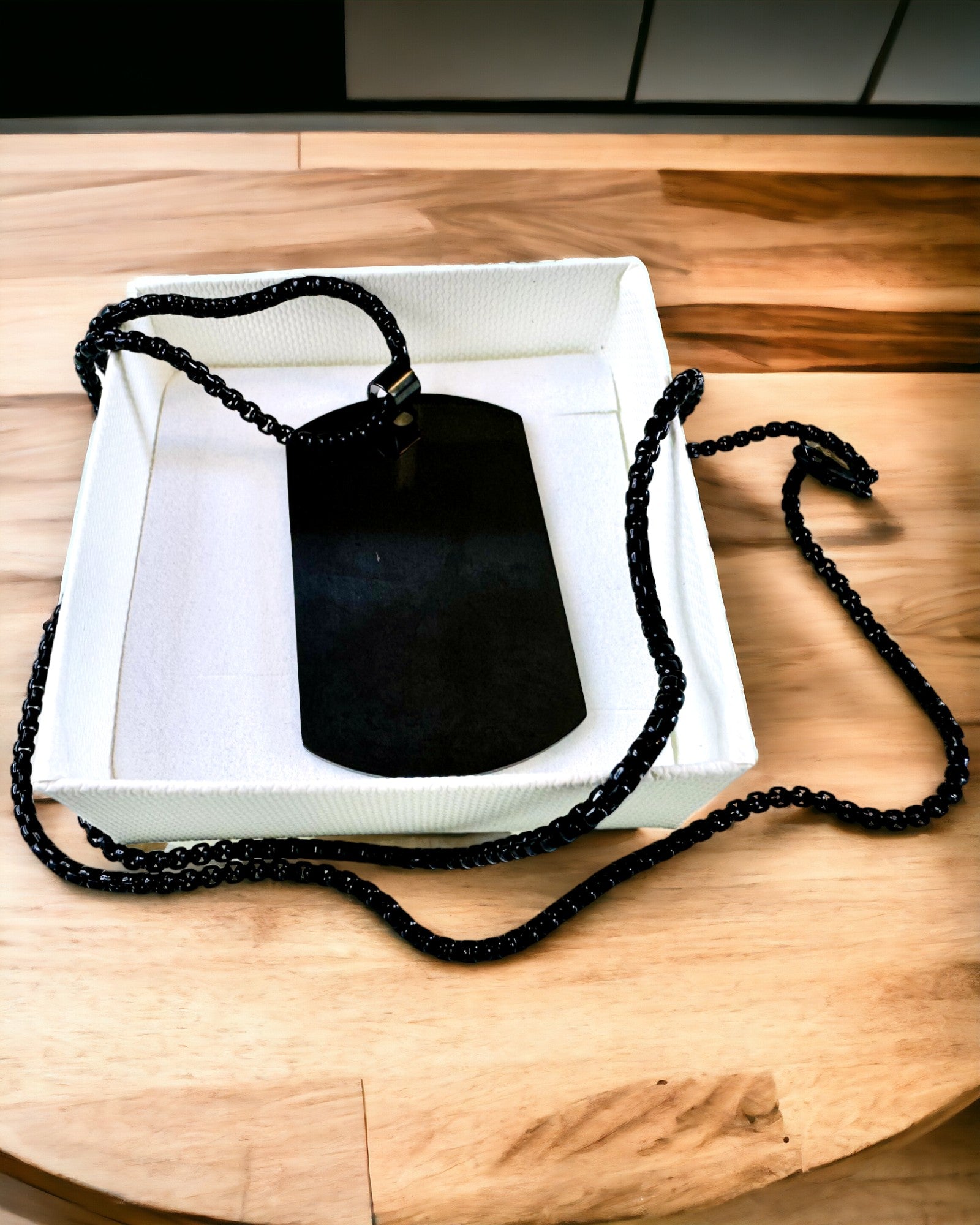 Collana con Dog Tag "Tre Sfumature di Stile" - Piastrina - Elegante Pendente in Acciaio Inossidabile con Opzione di Incisione