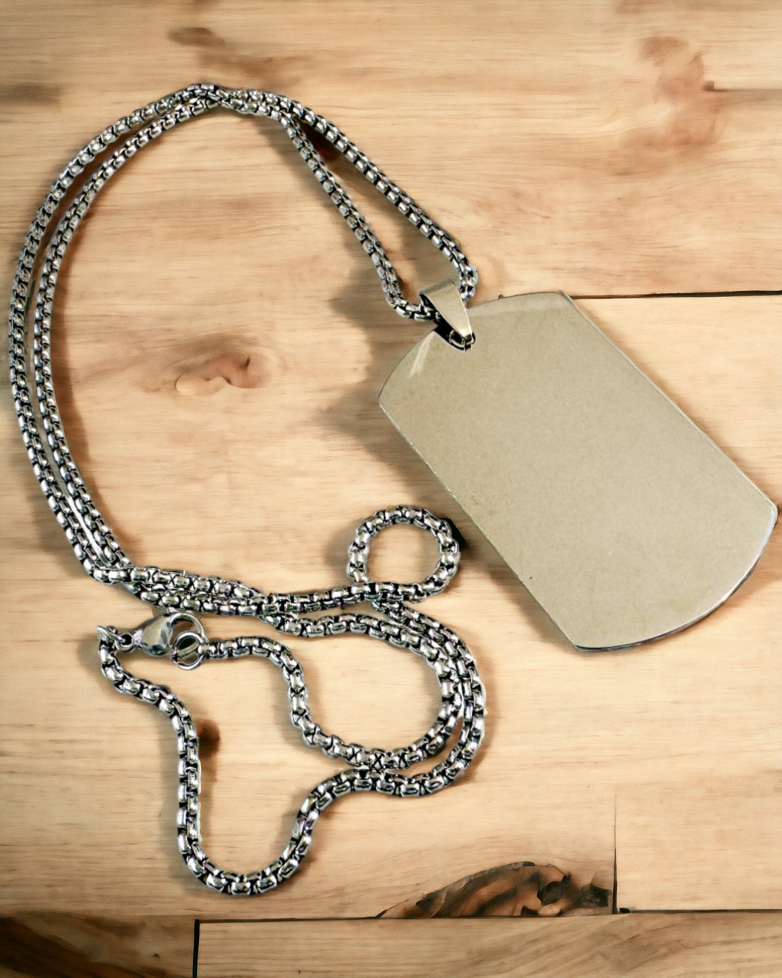 Collana con Dog Tag "Tre Sfumature di Stile" - Piastrina - Elegante Pendente in Acciaio Inossidabile con Opzione di Incisione