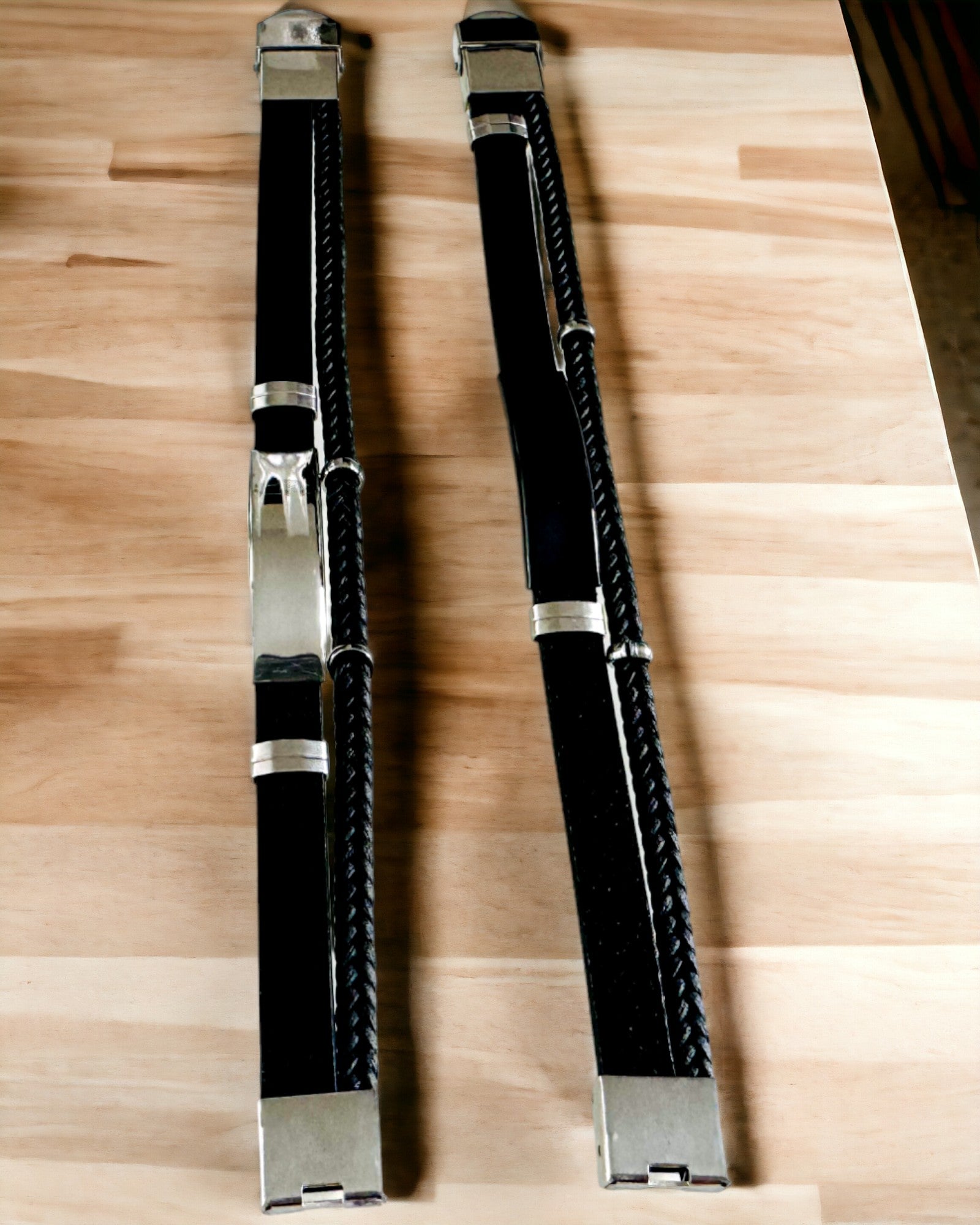 Bracciale da Uomo in Pelle PU e Acciaio Inossidabile con Possibilità di Incisione – Disponibile in Due Varianti di Colore