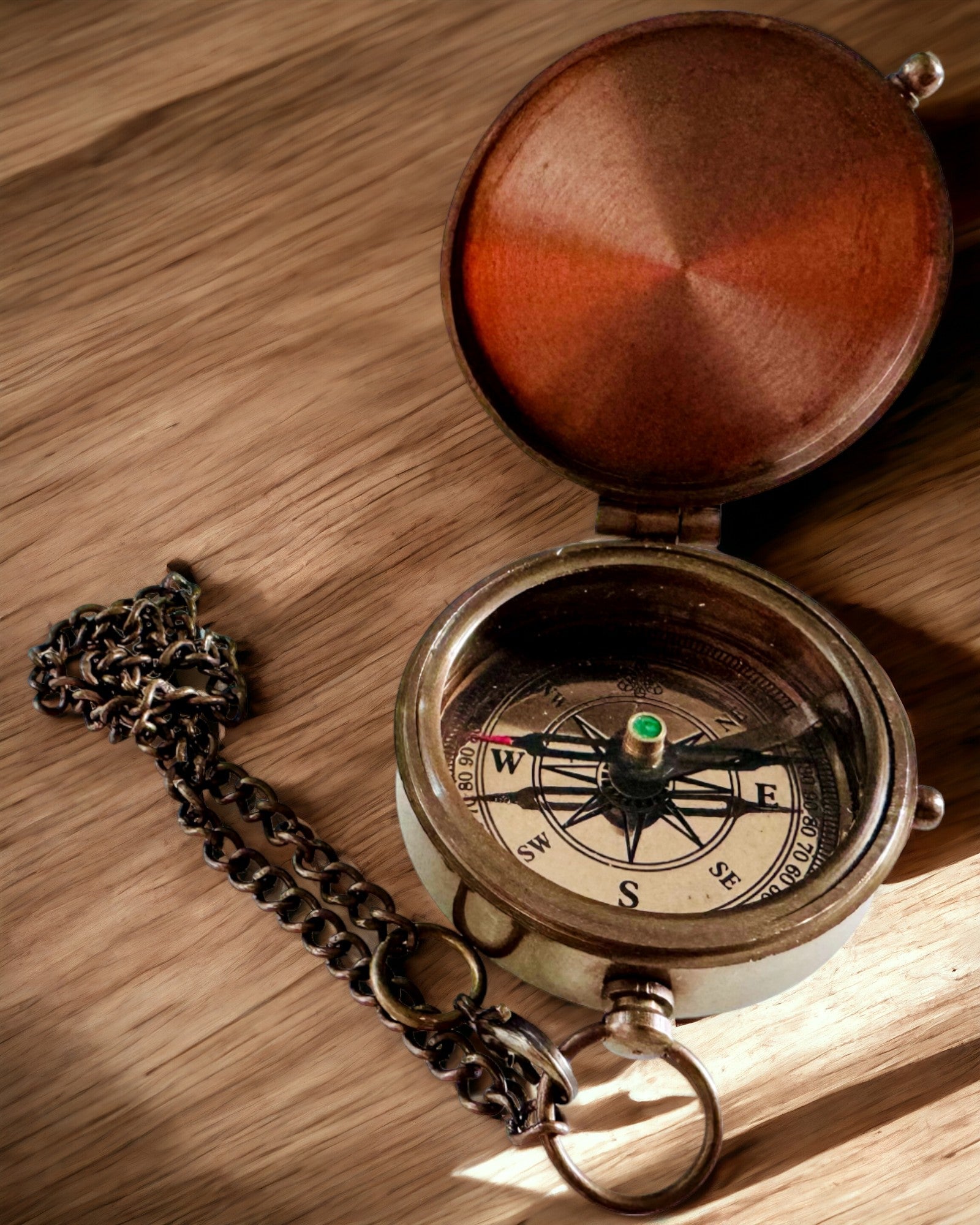 "Kompas Indyjski Odysseus – Retro Eksploratora Perełka - możliwość grawerowania" in Italian is:
"Bussola Indiana Odysseus – Perla Retrò dell'Esploratore - possibilità di incisione"