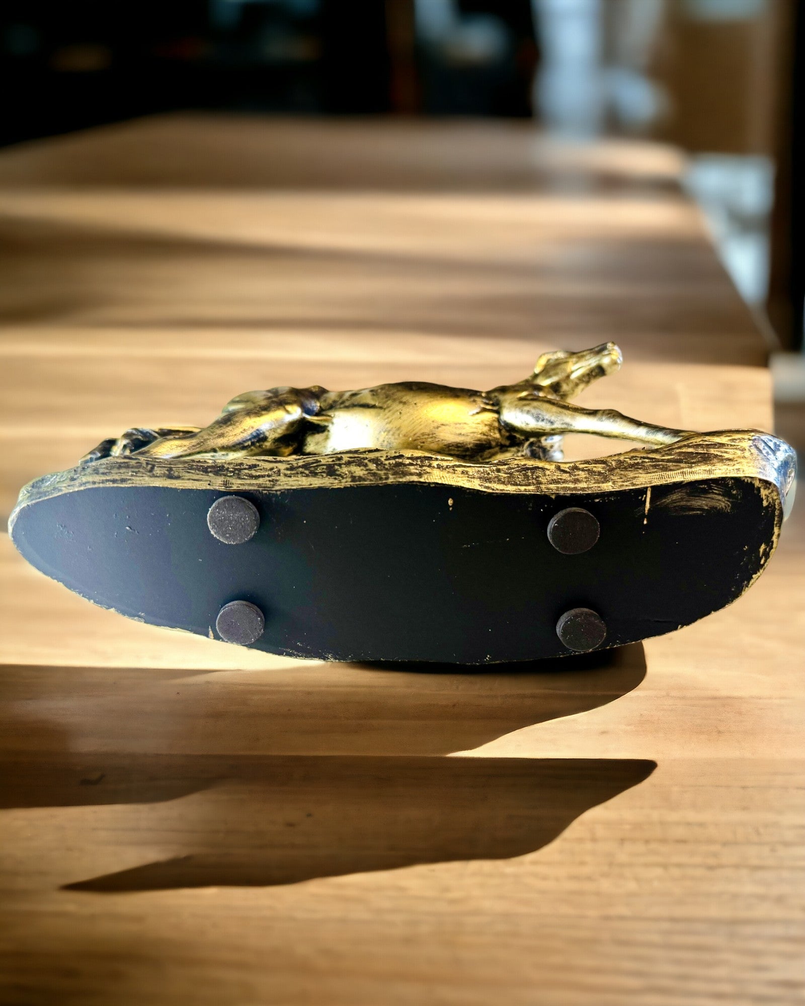 Statuetta di Cavallo al Galoppo in Resina con Opzione di Incisione