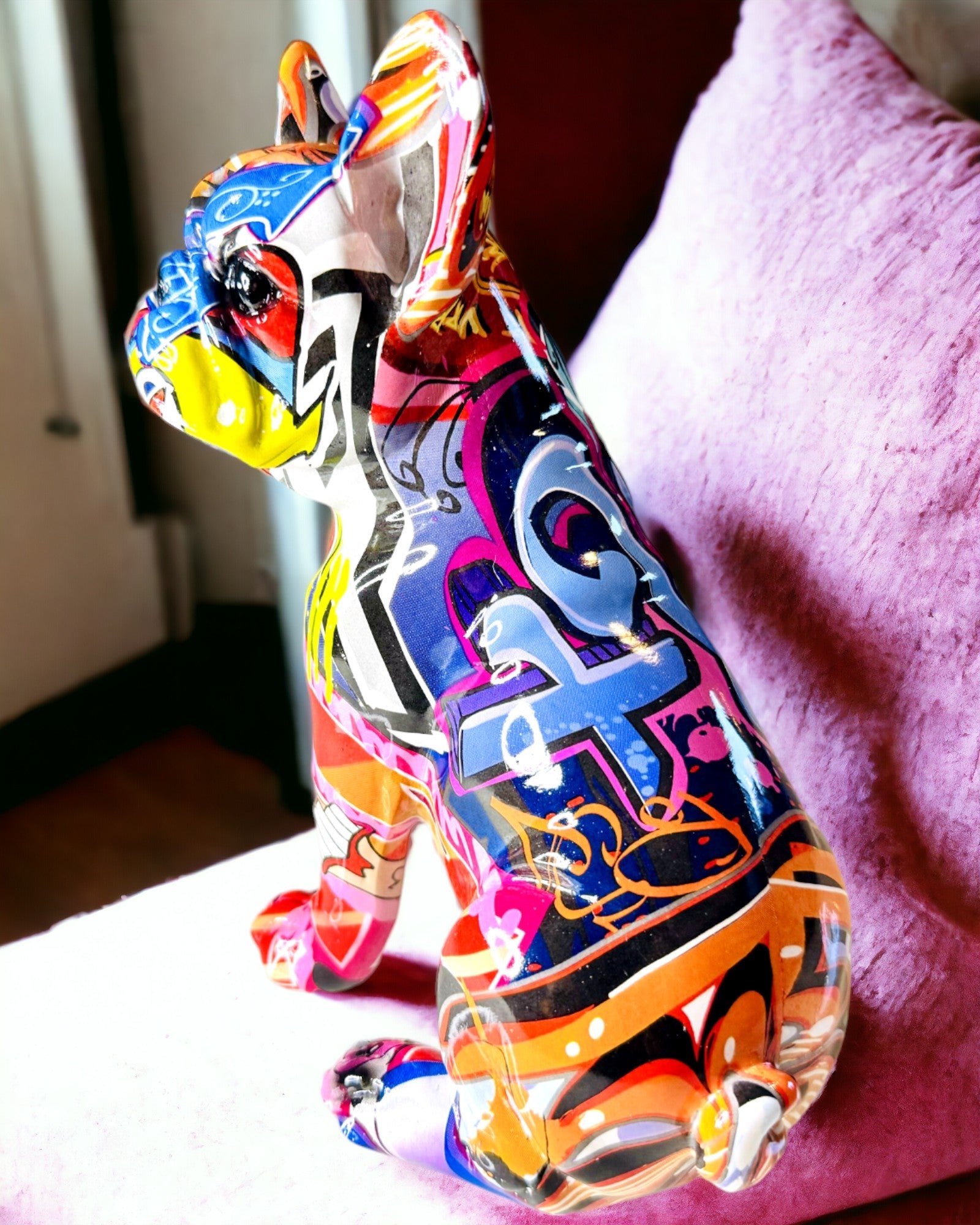 Statua Bulldog Francese Fatta a Mano in Stile Street Art con Opzione di Incisione