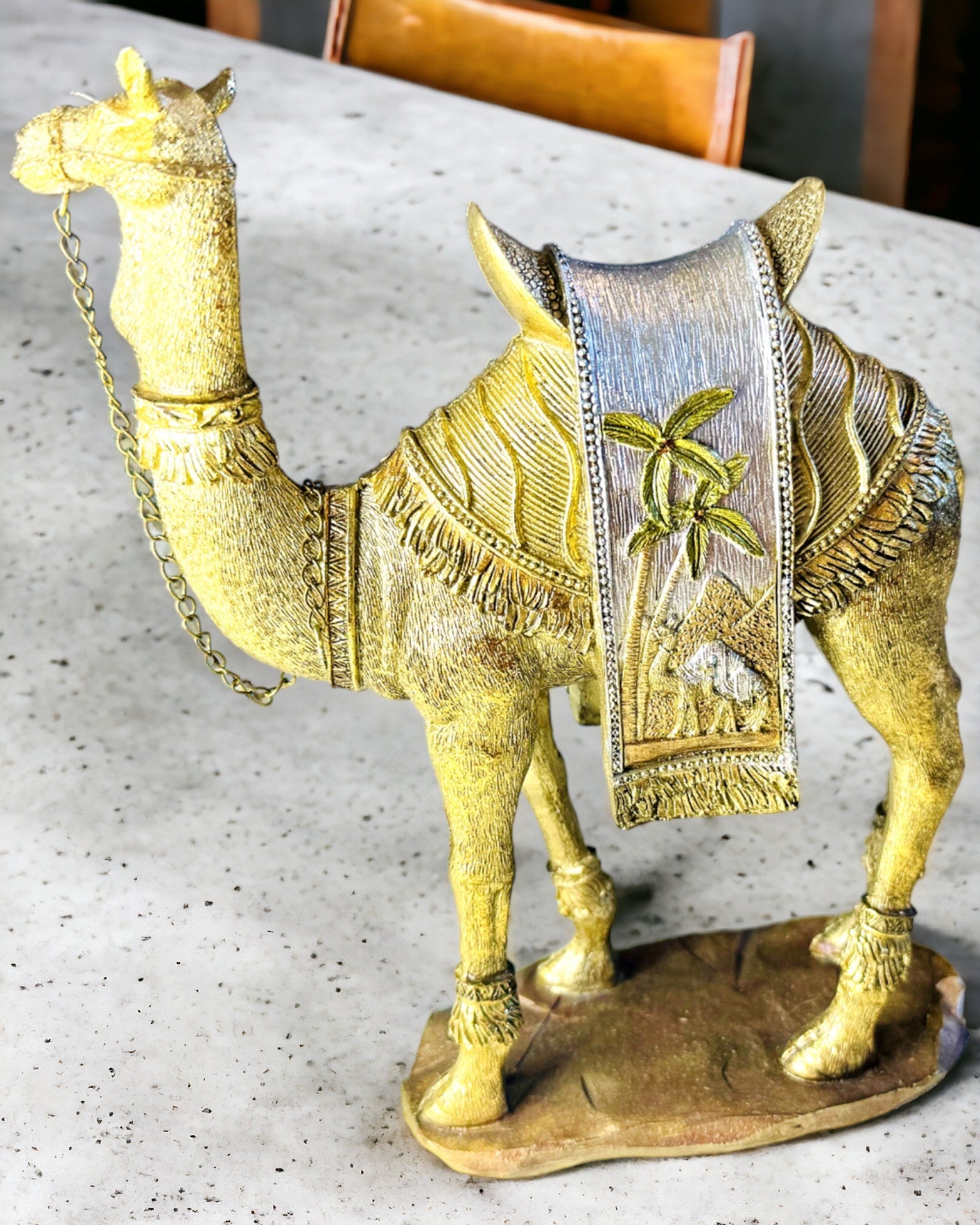 Statuetta Viandante del Deserto Decorativo Cammello in Resina con Possibilità di Incisione