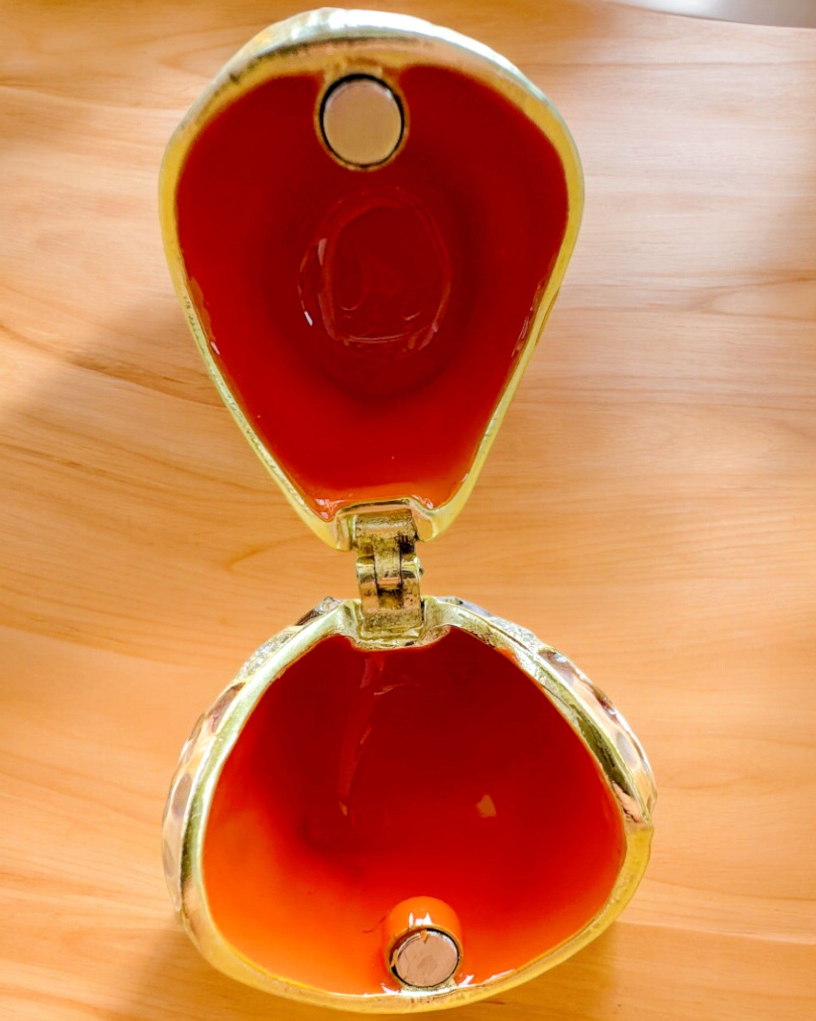 "Urocza Sówka z Kryształkami - Skrytka na Biżuterię z możliwością personalizacji grawerem, prezent" in Italian is:
"Gufetto Incantevole con Cristalli - Scrigno per Gioielli con possibilità di personalizzazione con incisione, regalo"