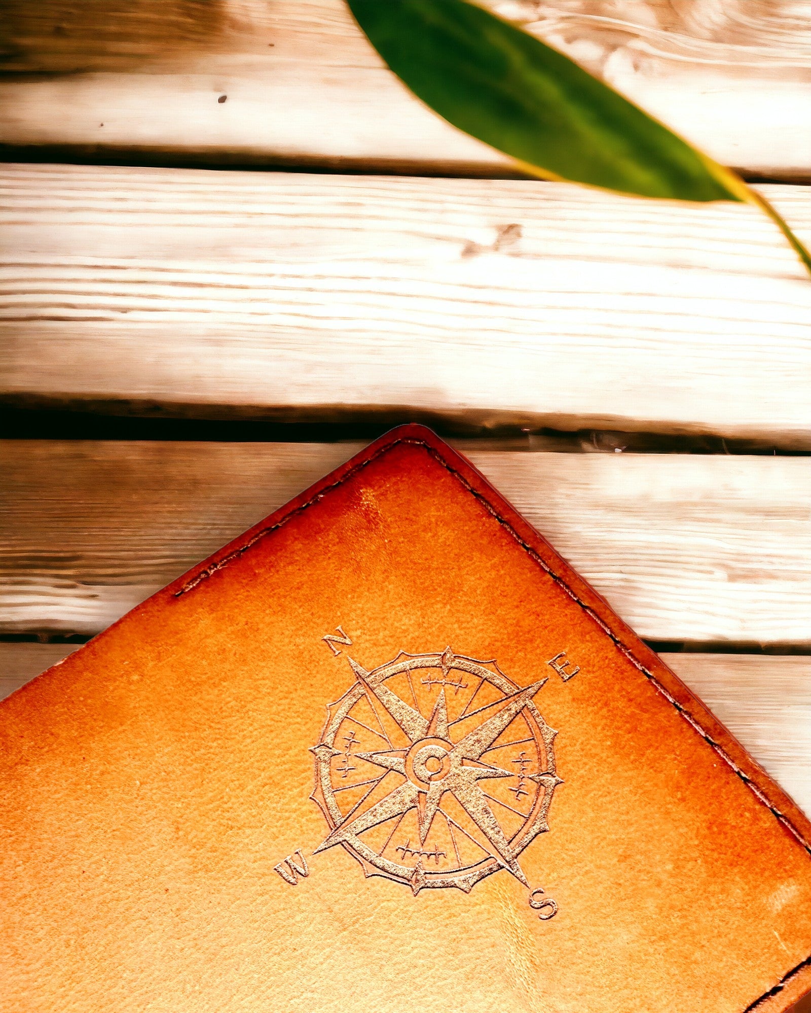 Custodia "Viaggiatore" - Confezione in pelle per passaporto, personalizzazione con incisione - 2 varianti di colore