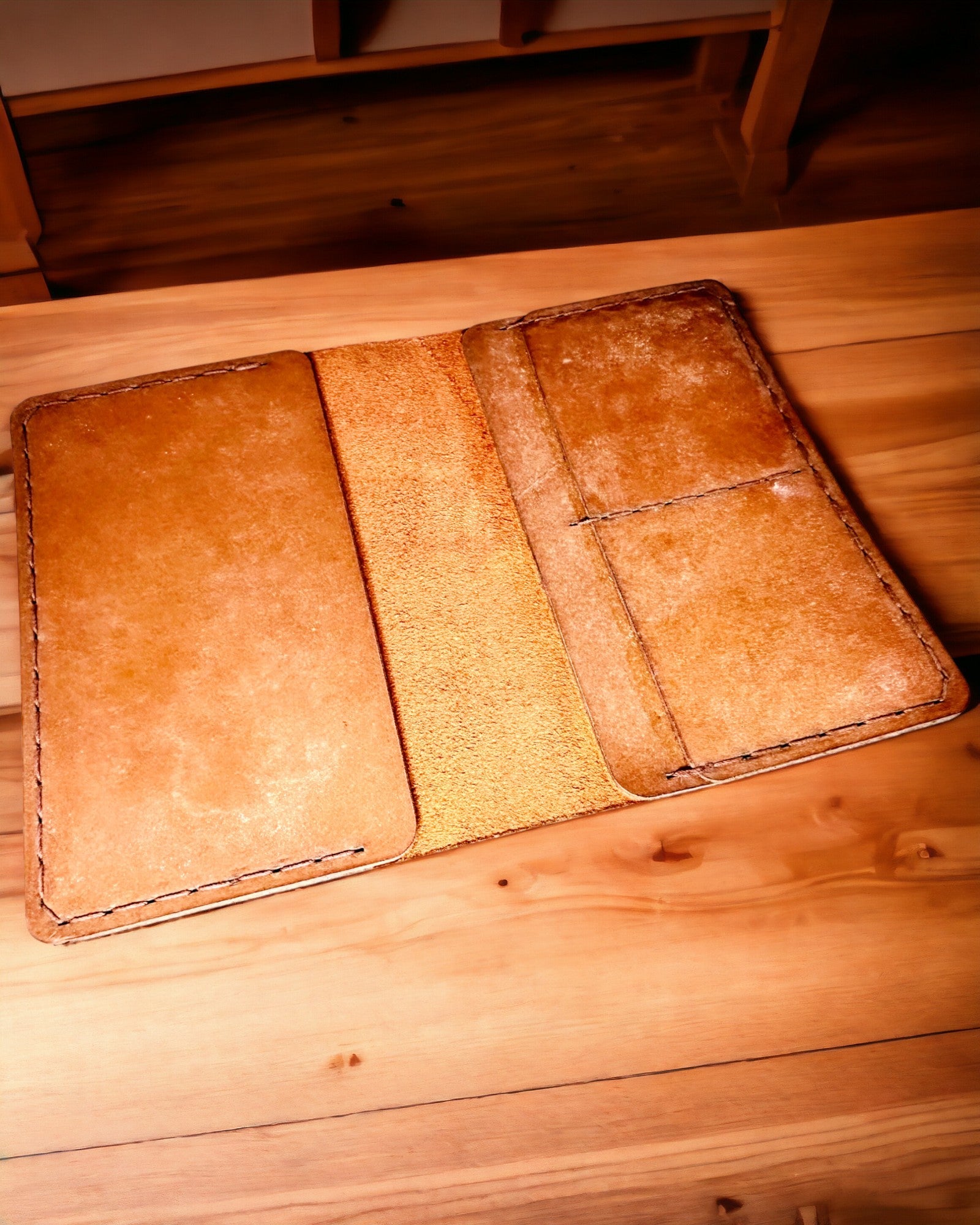 Custodia "Viaggiatore" - Confezione in pelle per passaporto, personalizzazione con incisione - 2 varianti di colore