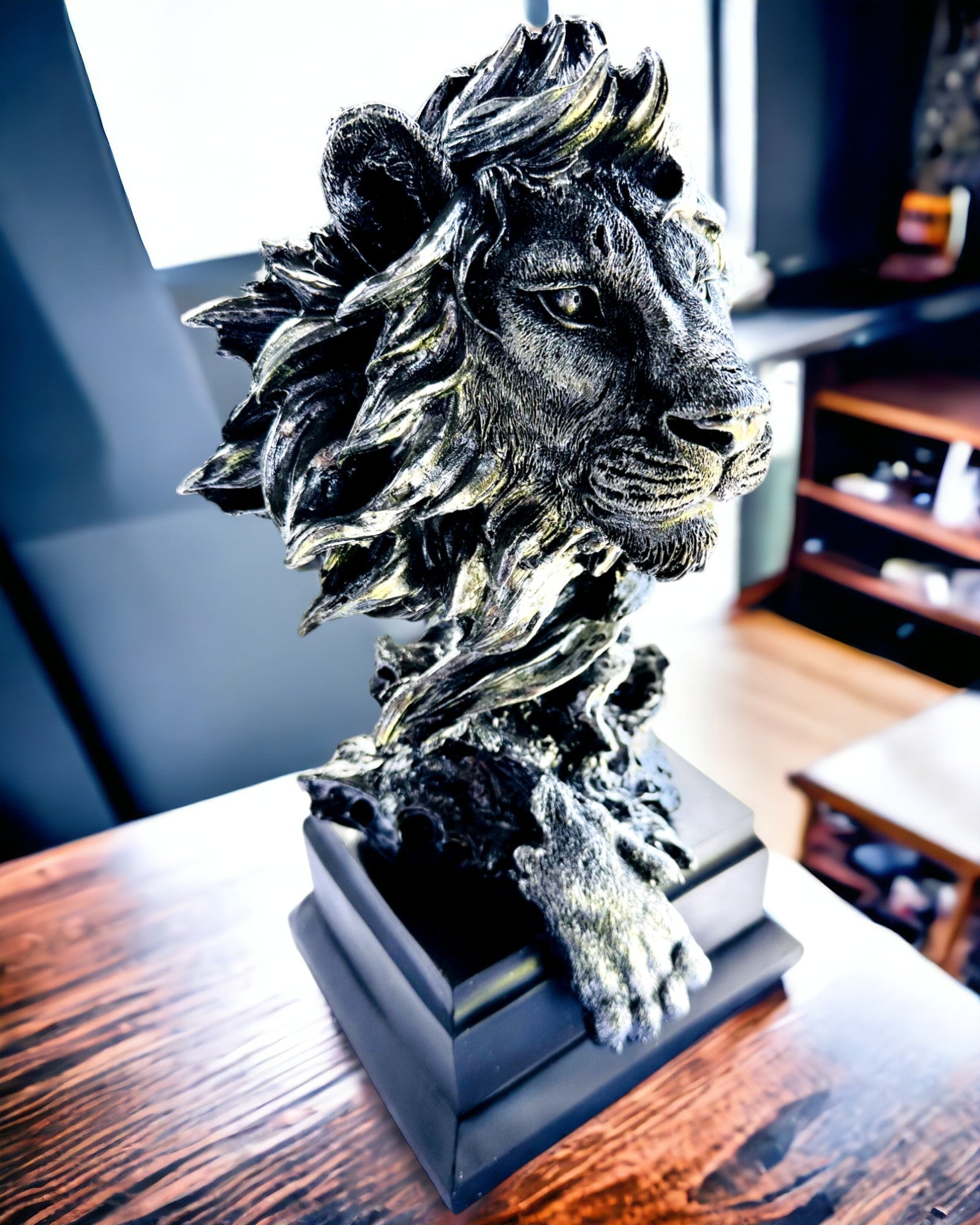 Re della Giungla Leone - Maestosa Statuetta di Leone - colore argento, possibilità di personalizzazione per regalo