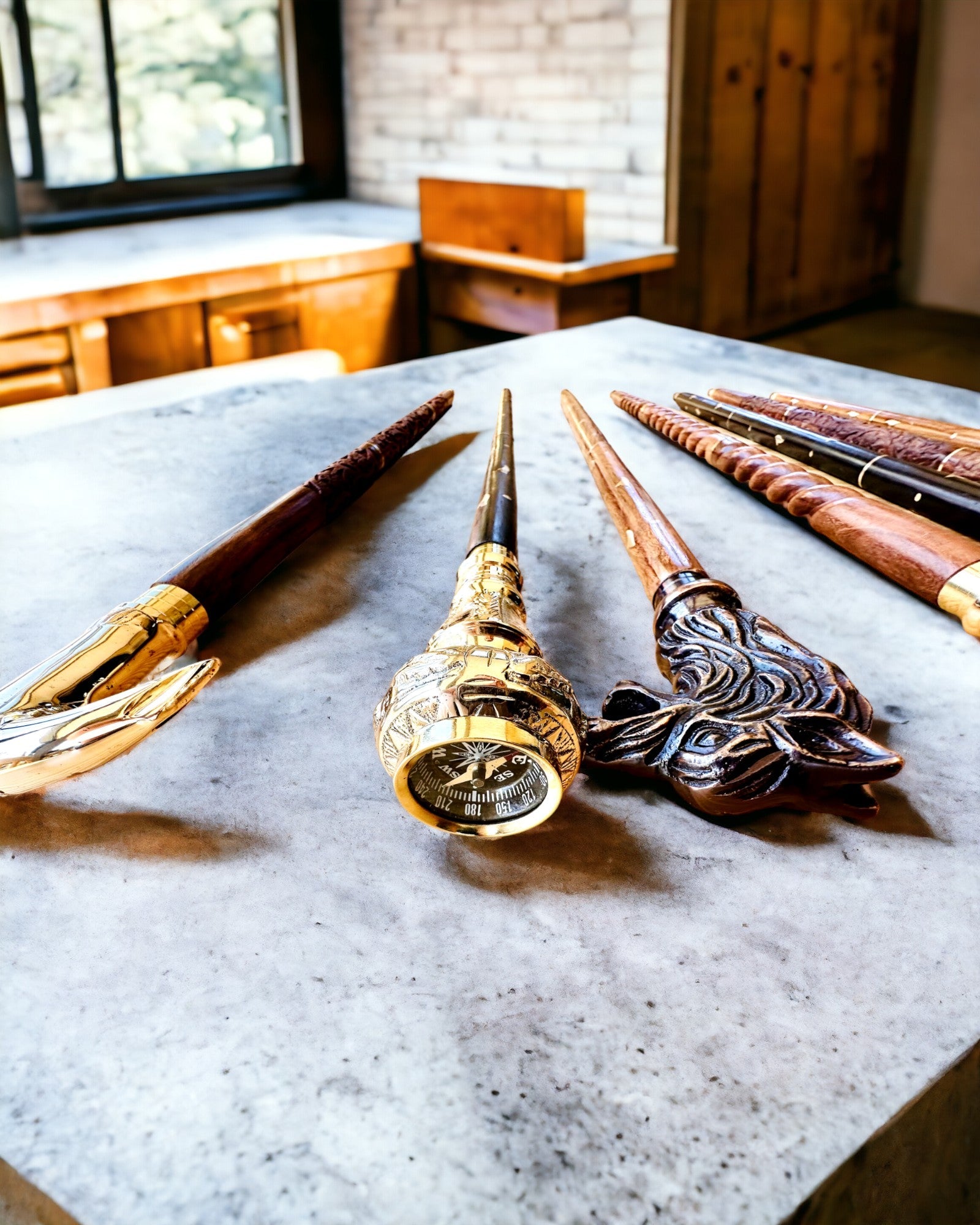 Kompasso Black - Bastone da passeggio - Legno Intagliato a Mano - Edizione Esclusiva con Possibilità di Incisione