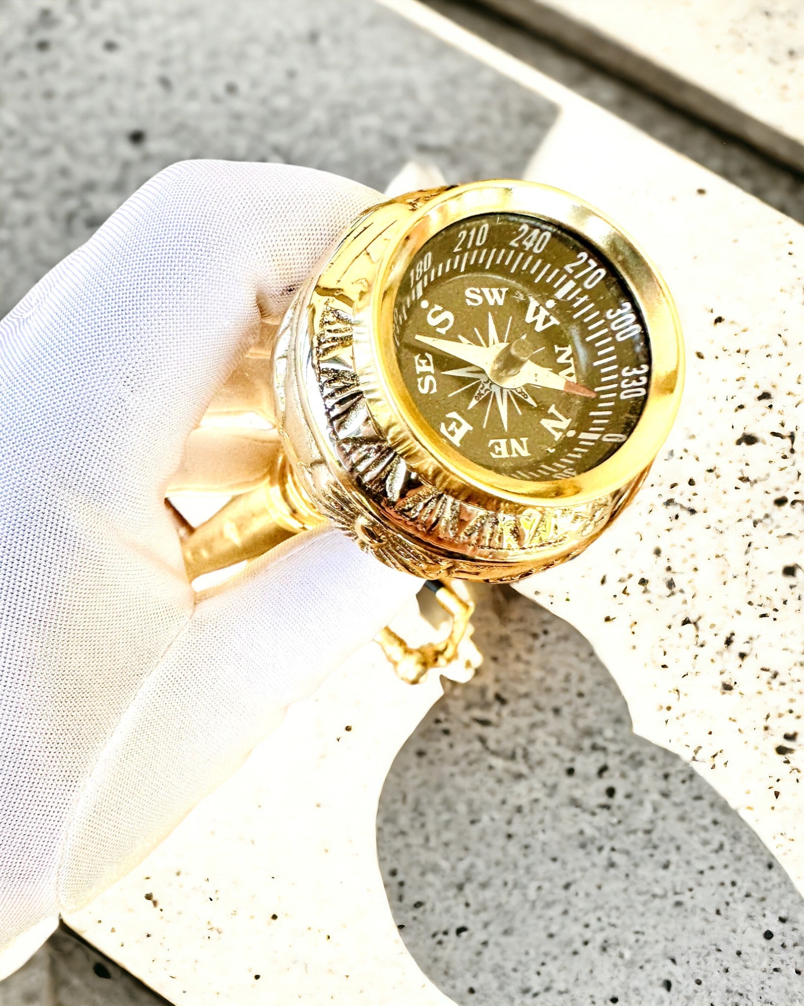 Kompasso Brown - Bastone da passeggio - Legno Intagliato a Mano - Edizione Esclusiva con Possibilità di Incisione