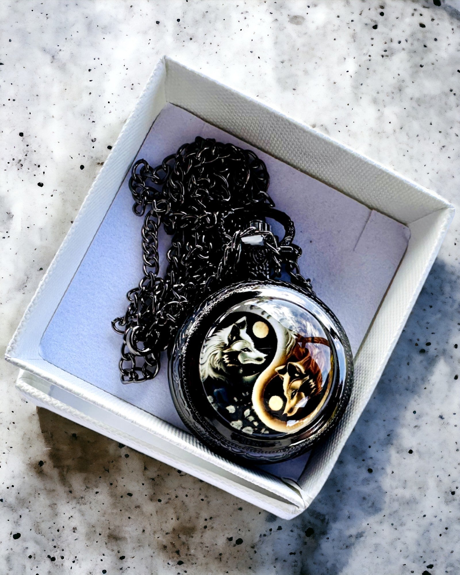 Orologio da tasca "Mystic Wolves" con opzione di personalizzazione con incisione