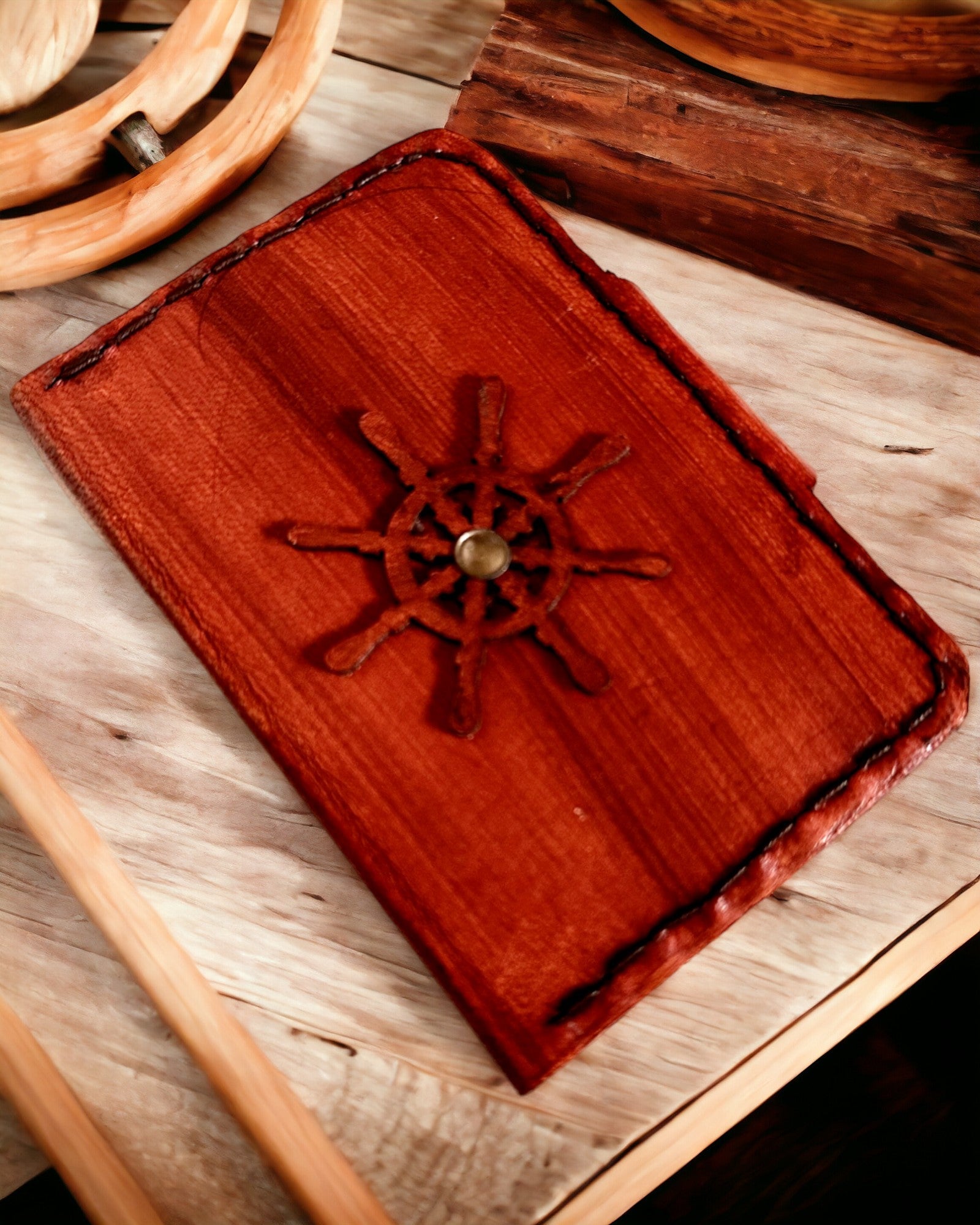 Astuccio del Comandante – Etui Realizzato a Mano per Orologio da Tasca o Bussola con Possibilità di Personalizzazione