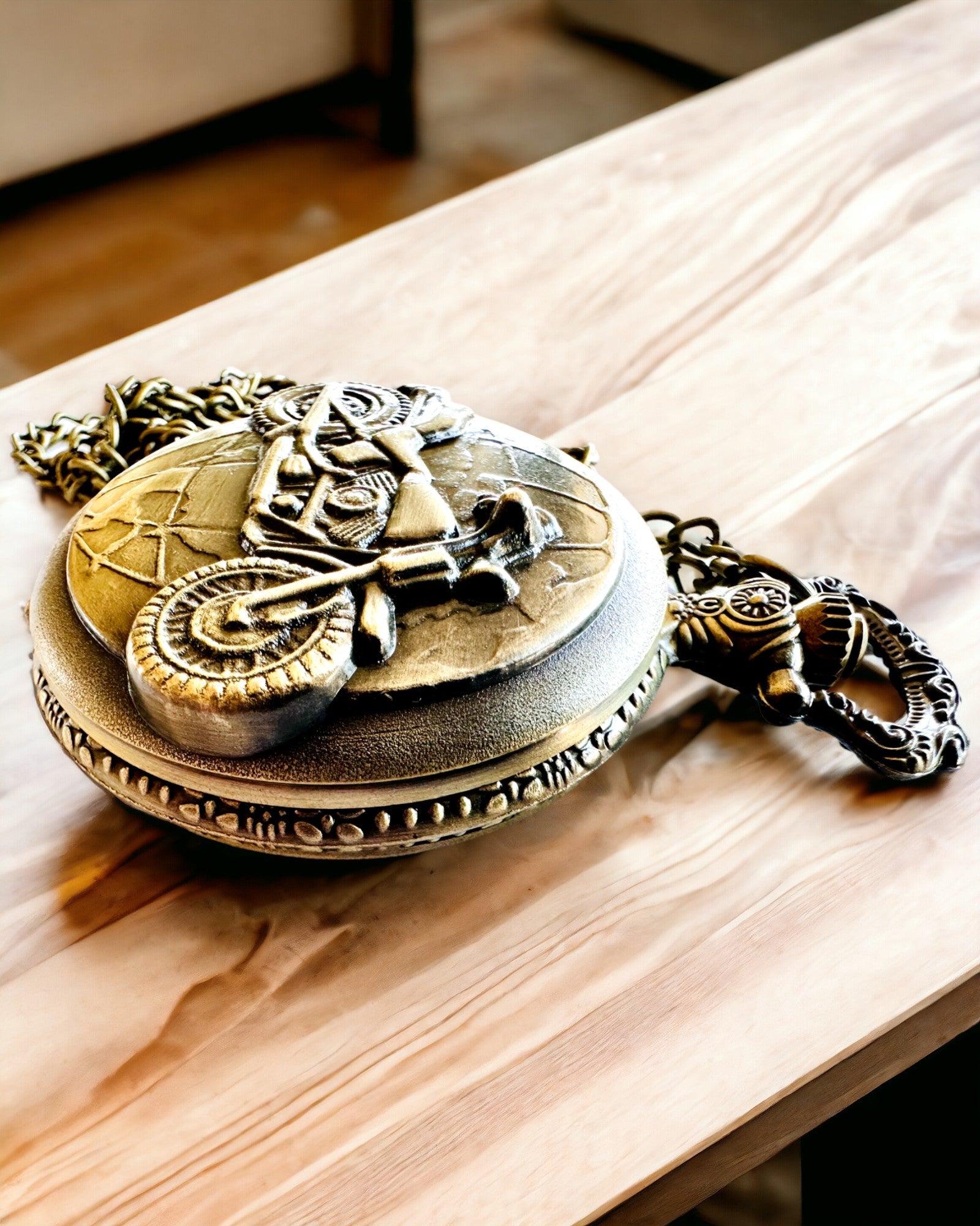 Orologio da Tasca "Motociclista Elegante" – Incisione