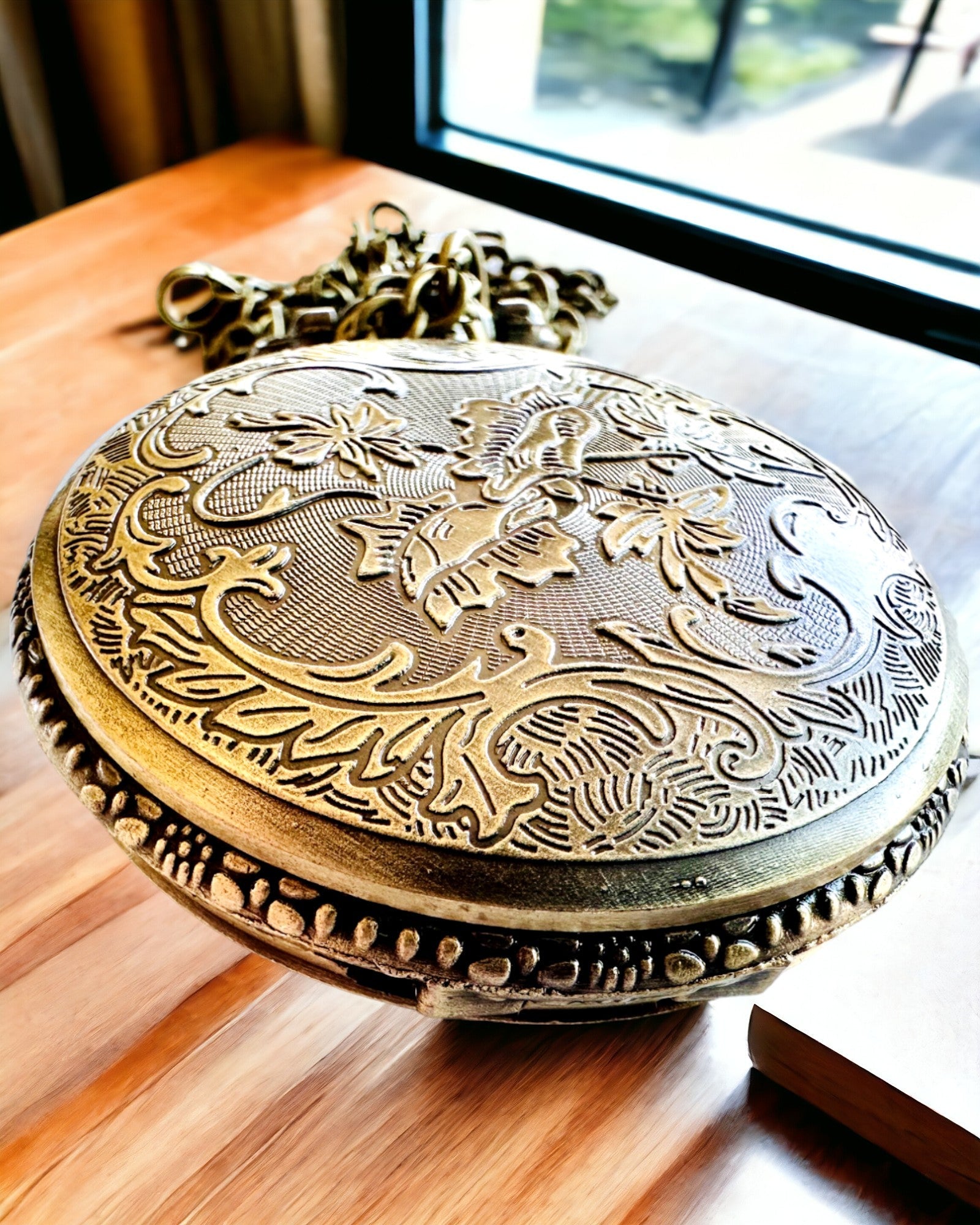 Orologio da Tasca "Motociclista Elegante" – Incisione