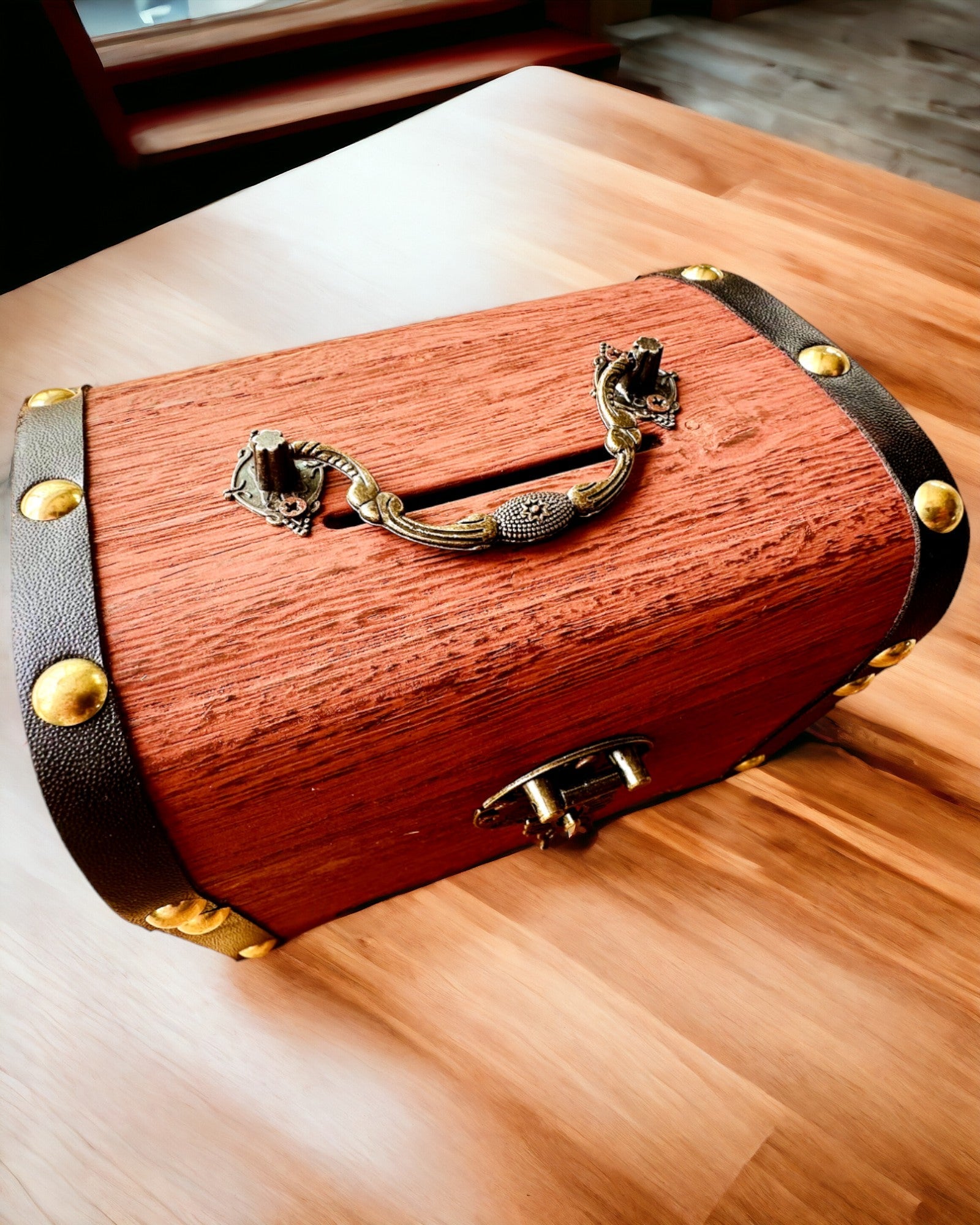 Magiczna Skrzynia Skarbów - Skarbonka, personalizzazione con incisione