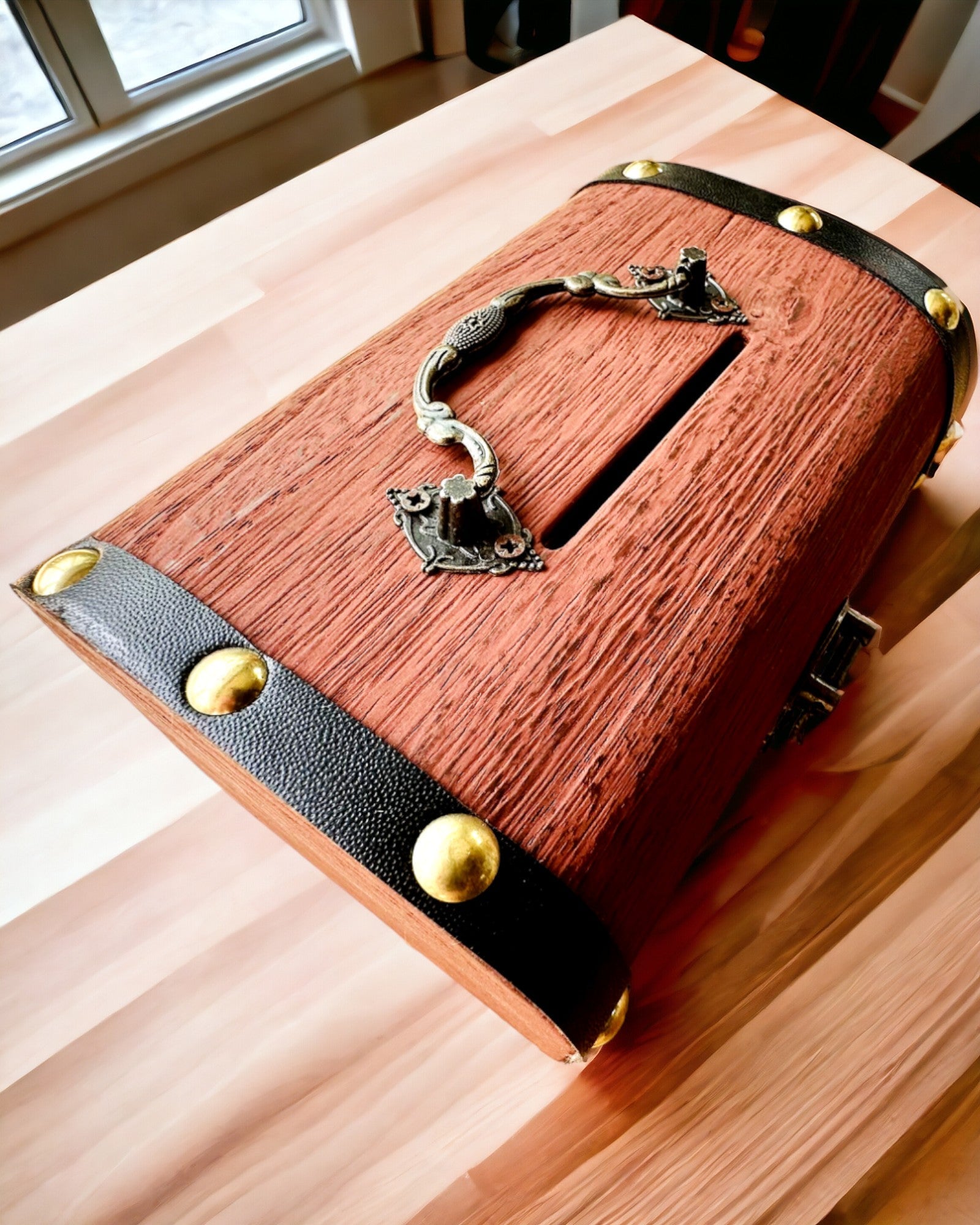 Magiczna Skrzynia Skarbów - Skarbonka, personalizzazione con incisione