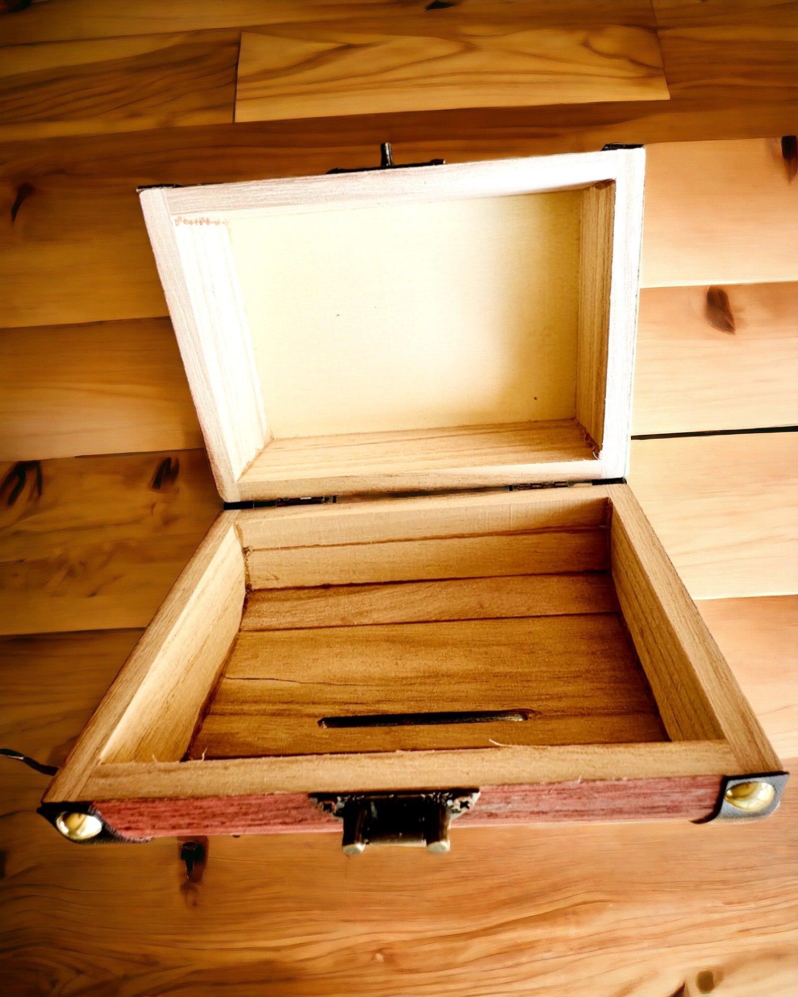 Magiczna Skrzynia Skarbów - Skarbonka, personalizzazione con incisione