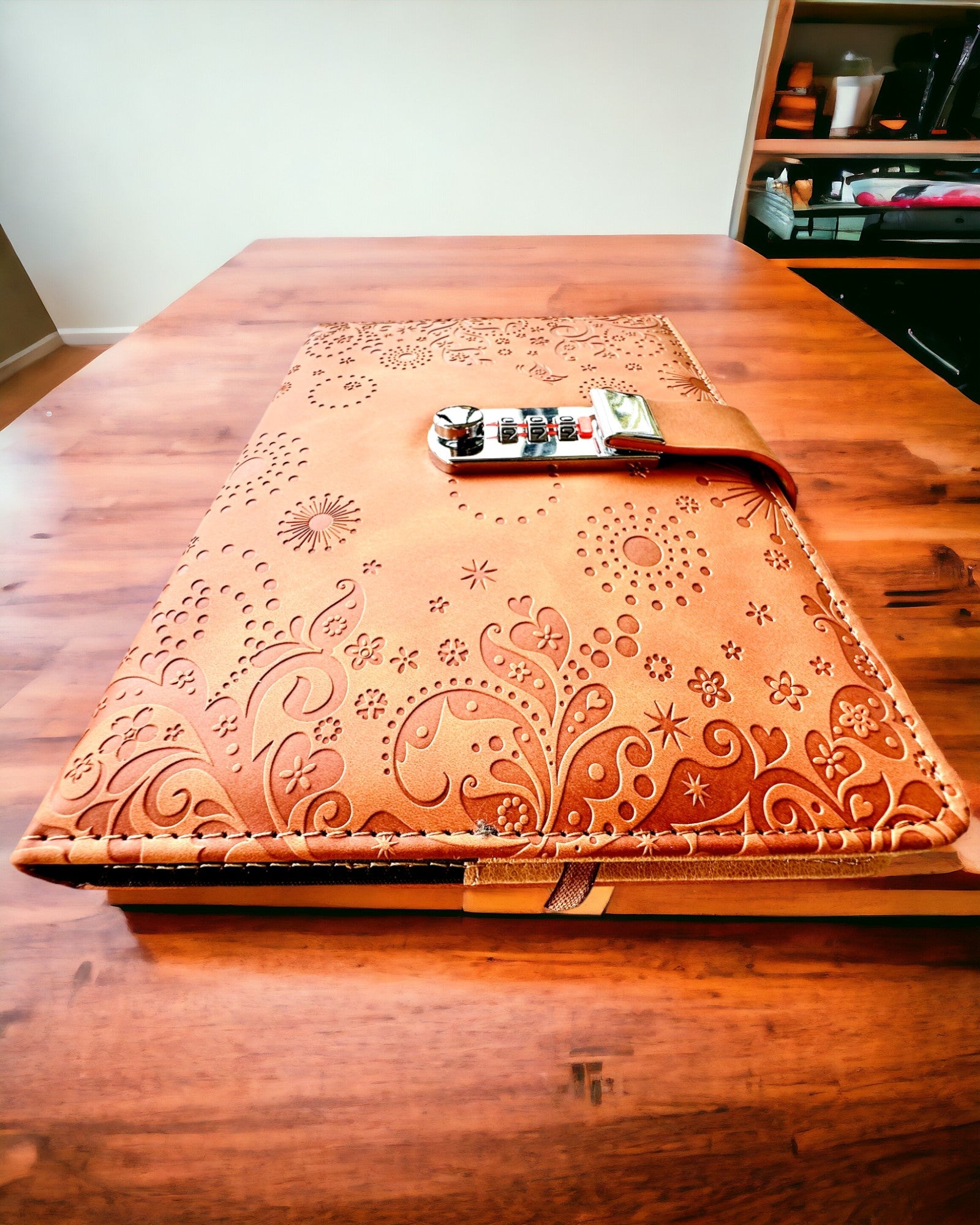 Taccuino Esclusivo, pelle PU, A5 con Serratura a Combinazione - "Secret Journal", personalizzazione con incisione