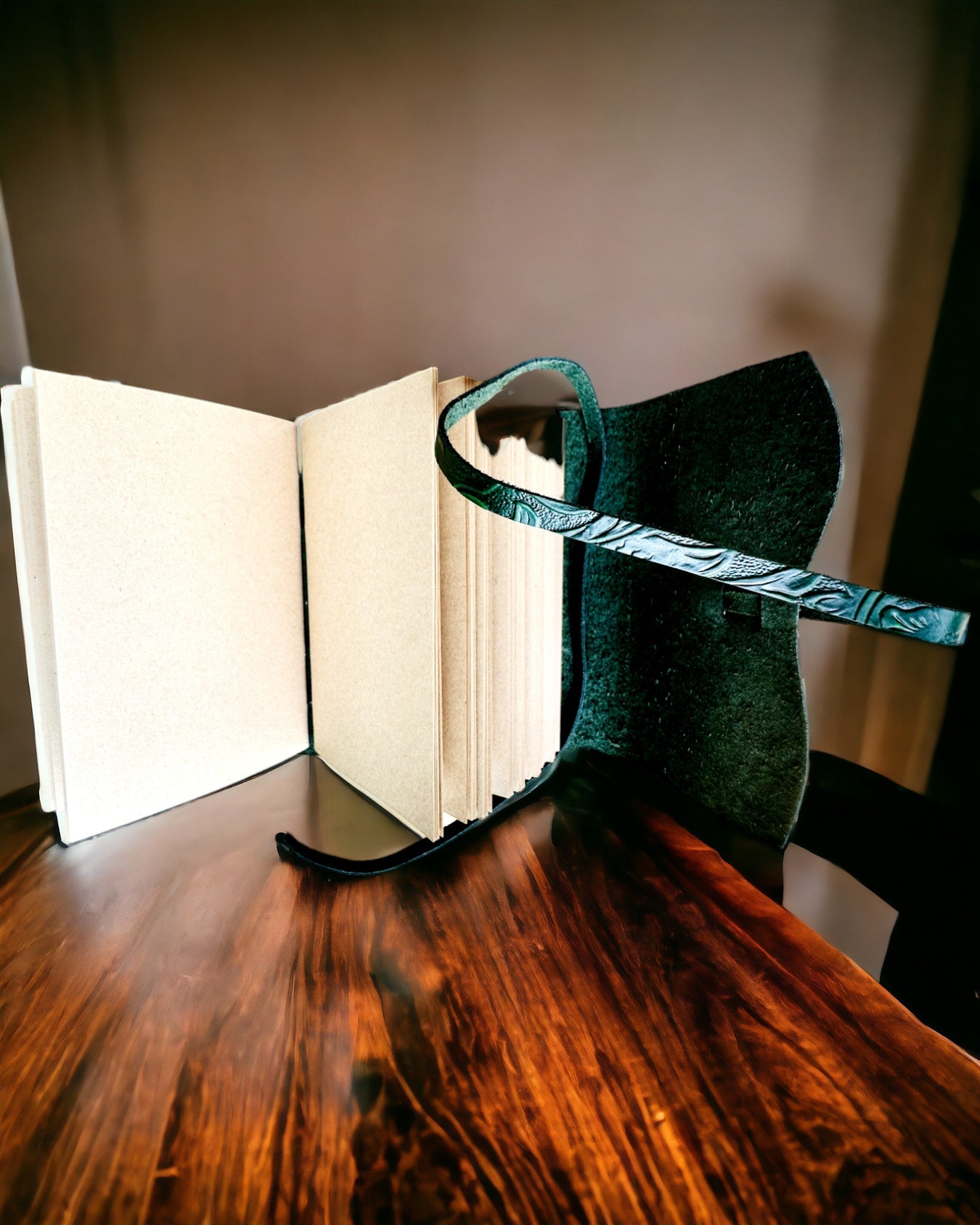 Taccuino Premium in Pelle "Eleganza della Natura" - 200 pagine, 120g, notes, album da disegno, 2 colori a scelta, personalizzazione con incisione