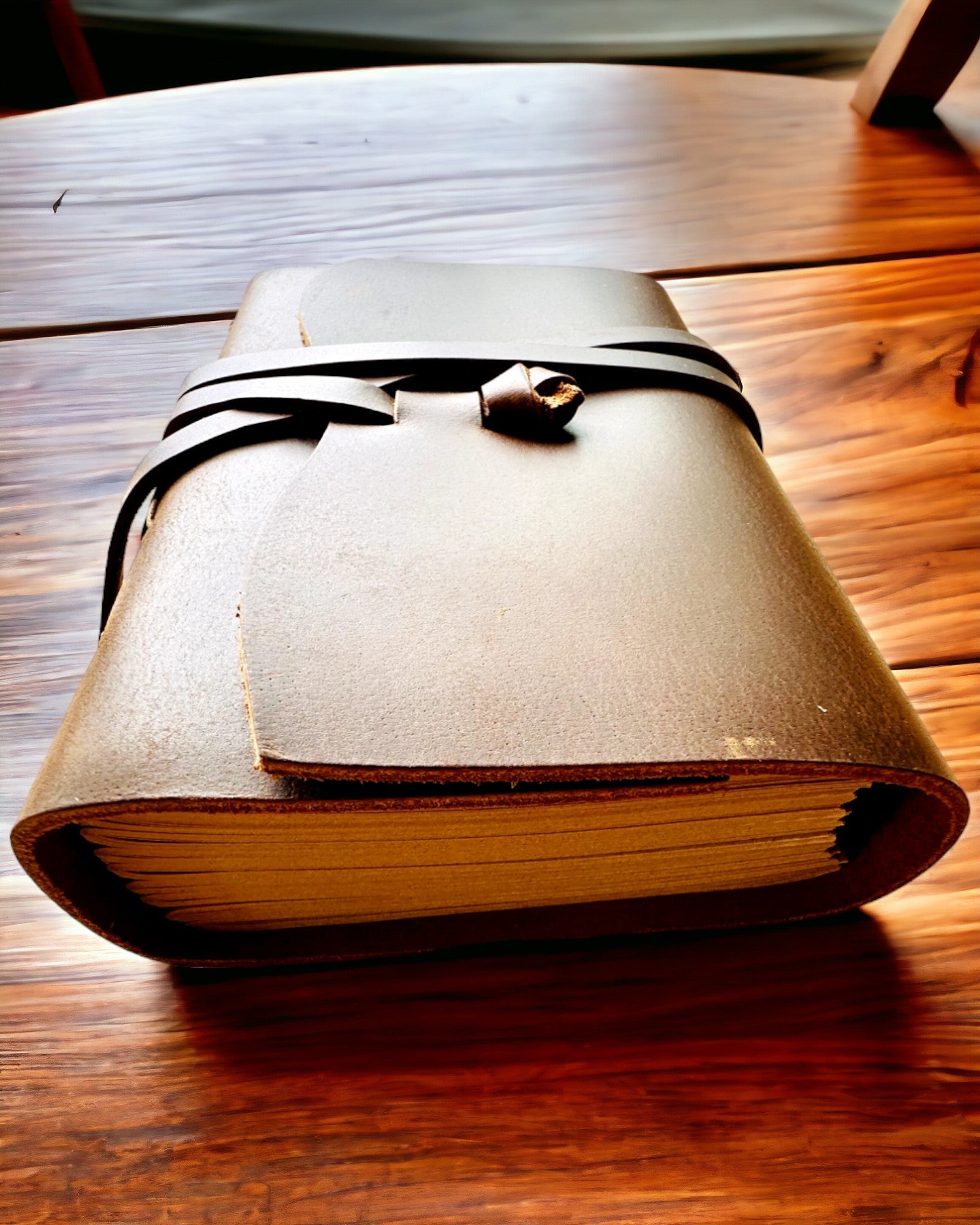 Taccuino Premium "RetroNotes" – Elegante taccuino in Vera Pelle - 200 pagine, 120g, taccuino, album da disegno, colore marrone, personalizzazione con incisione