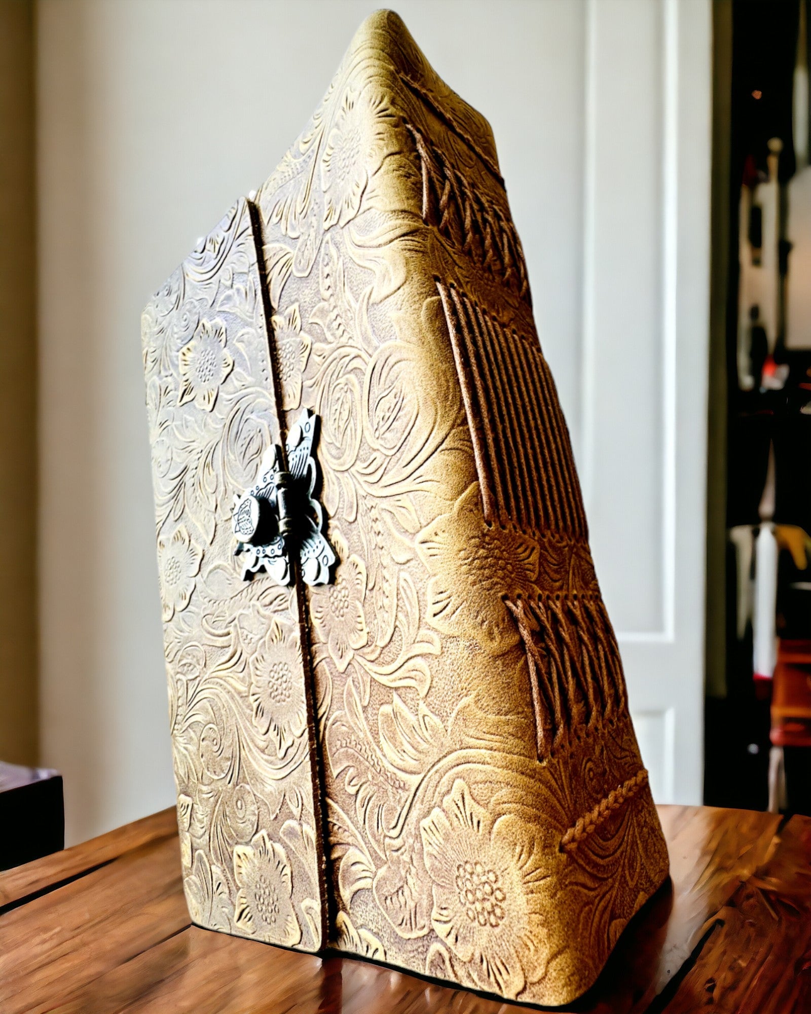 Taccuino Retrò di Lusso con Copertina in Pelle - "Vintage Elegance", 480 pagine, possibilità di personalizzazione con incisione