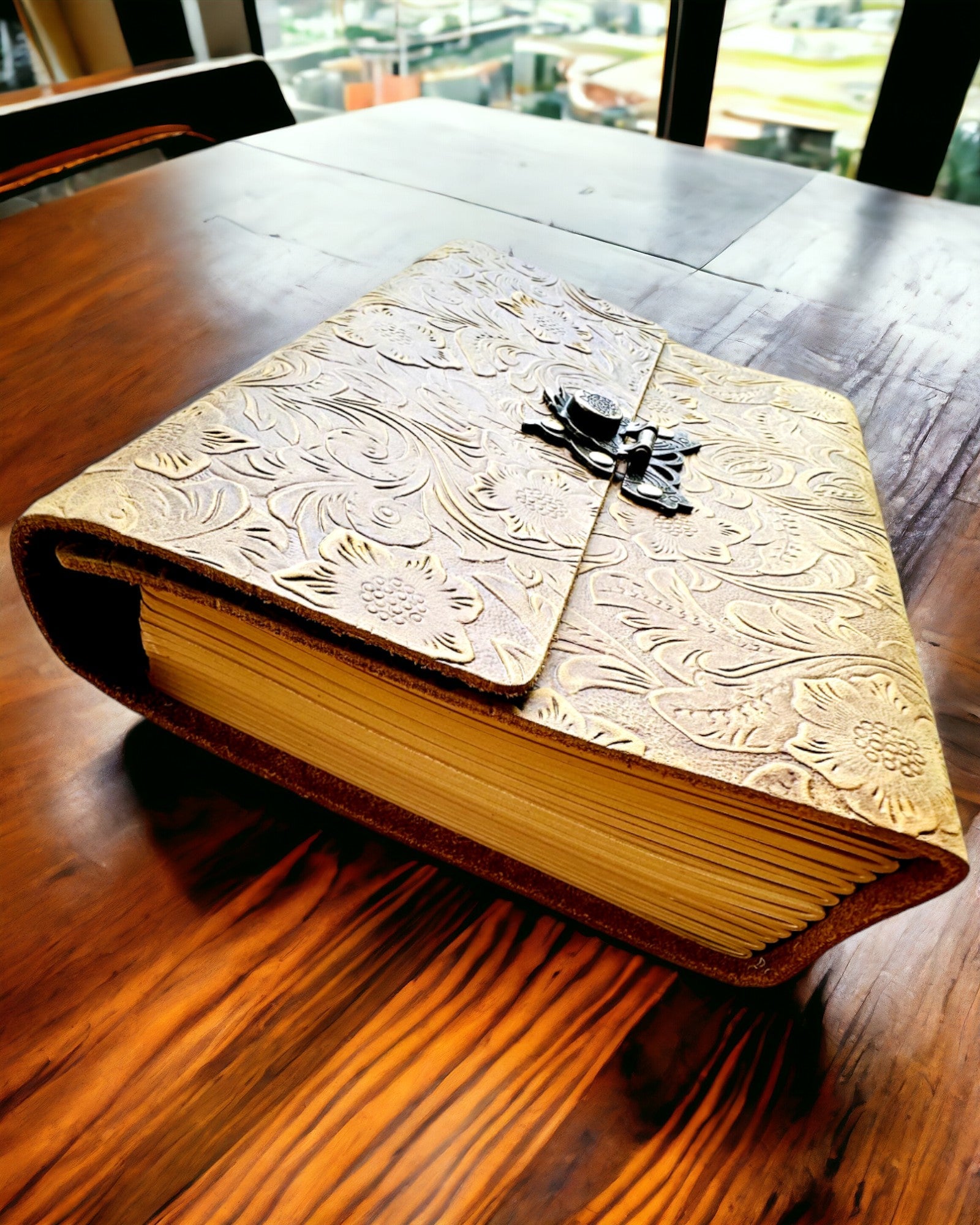 Taccuino Retrò di Lusso con Copertina in Pelle - "Vintage Elegance", 480 pagine, possibilità di personalizzazione con incisione