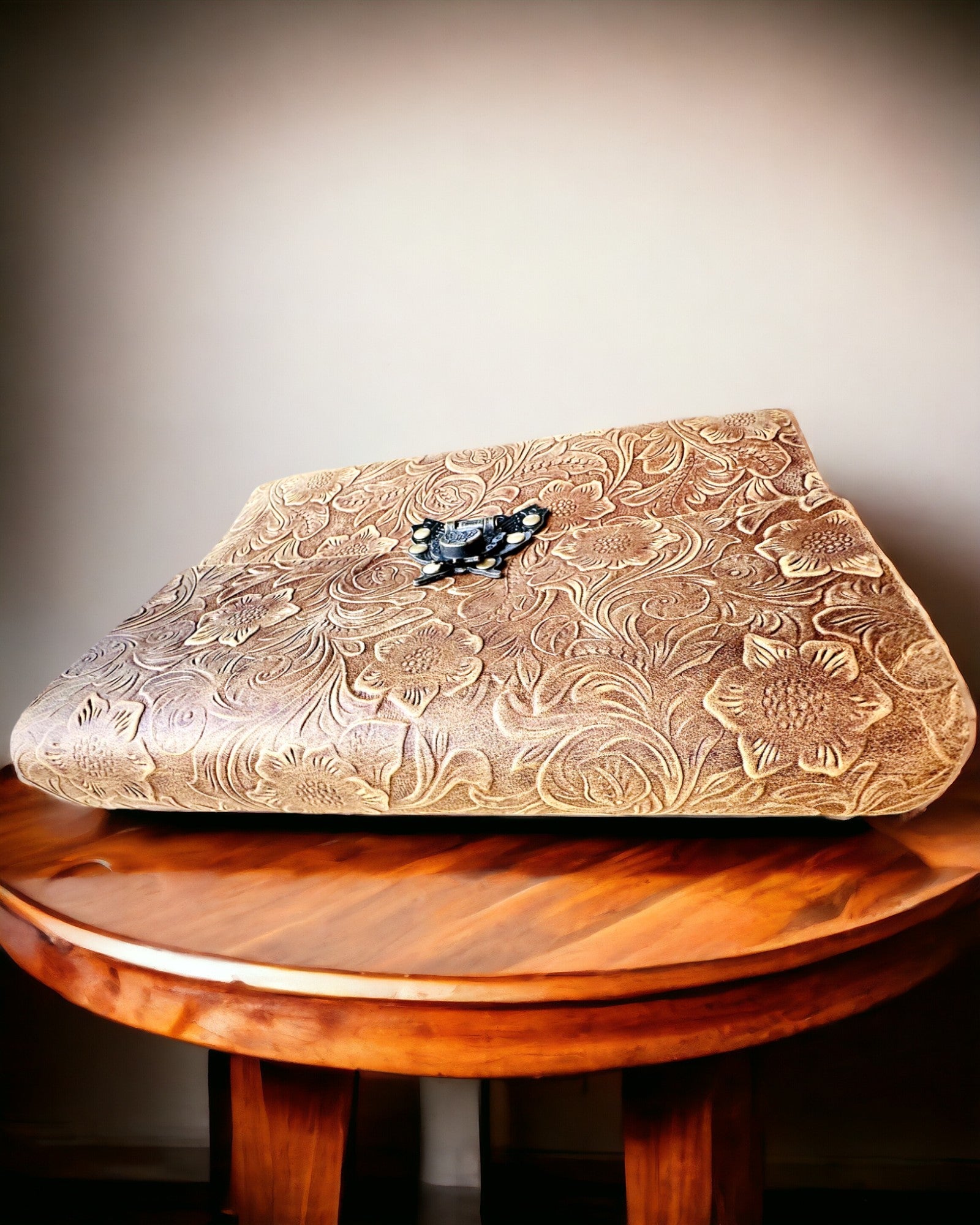 Taccuino Retrò di Lusso con Copertina in Pelle - "Vintage Elegance", 480 pagine, possibilità di personalizzazione con incisione