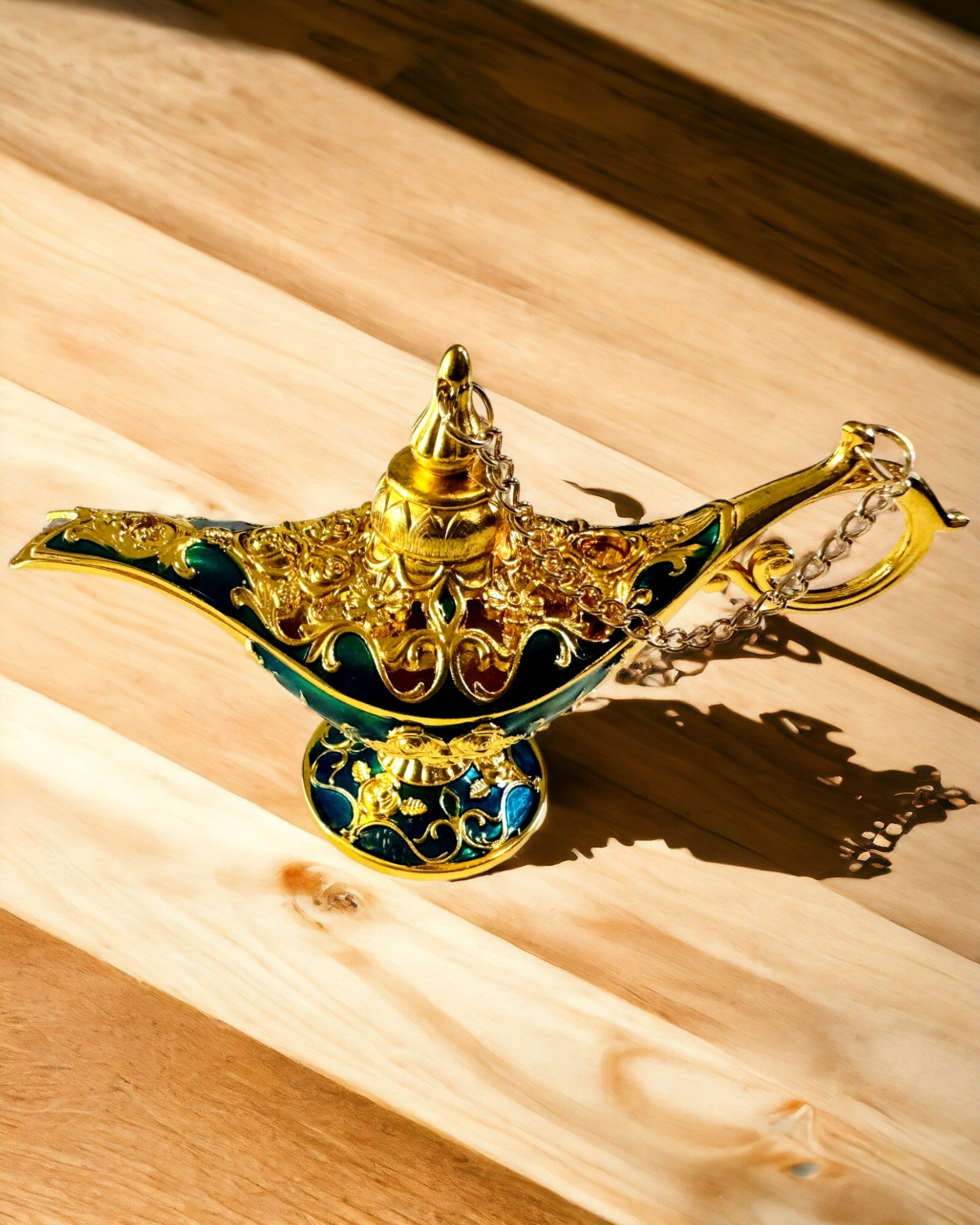 Piccola Lampada di Aladino Fatta a Mano - Artigianato Artistico in Metallo per Decorazione della Casa, incisione