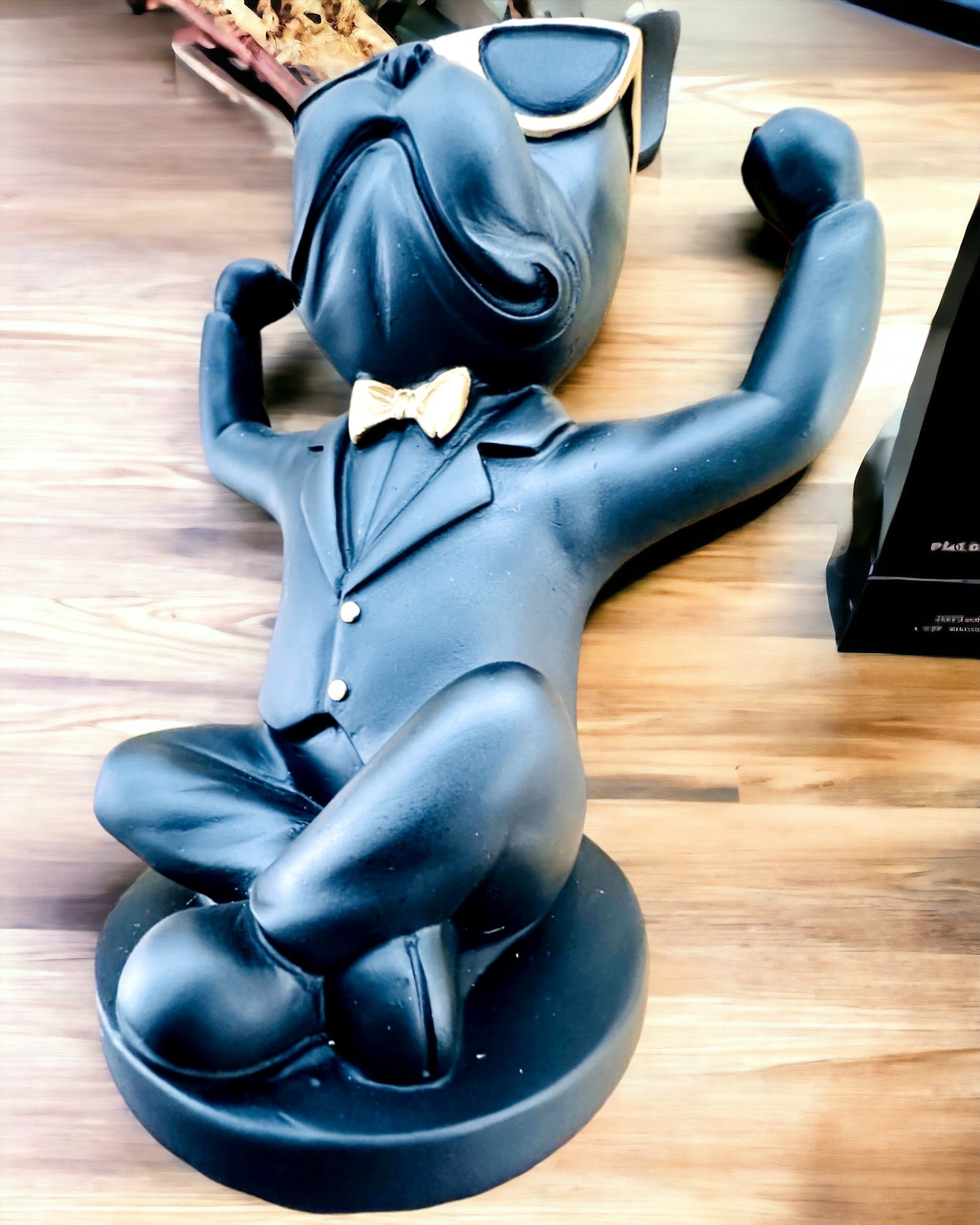 Figurina Bulldog Elegance - Esclusivo portabicchieri, possibilità di personalizzazione con incisione