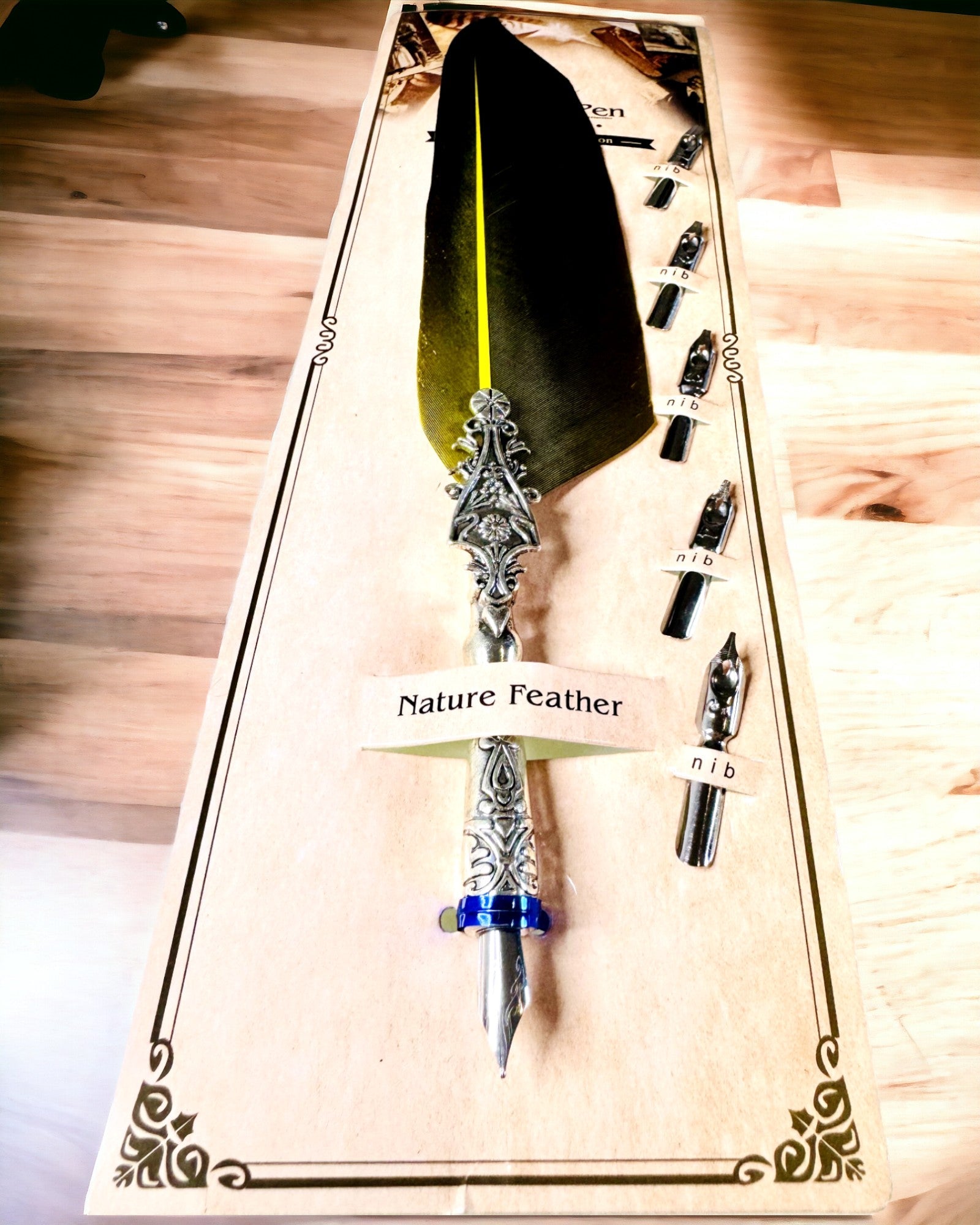 Penna per Calligrafia Vintage con Piuma d'Oca Naturale – Regalo Ideale per la Festa della Mamma o per l'Insegnante. Incisione