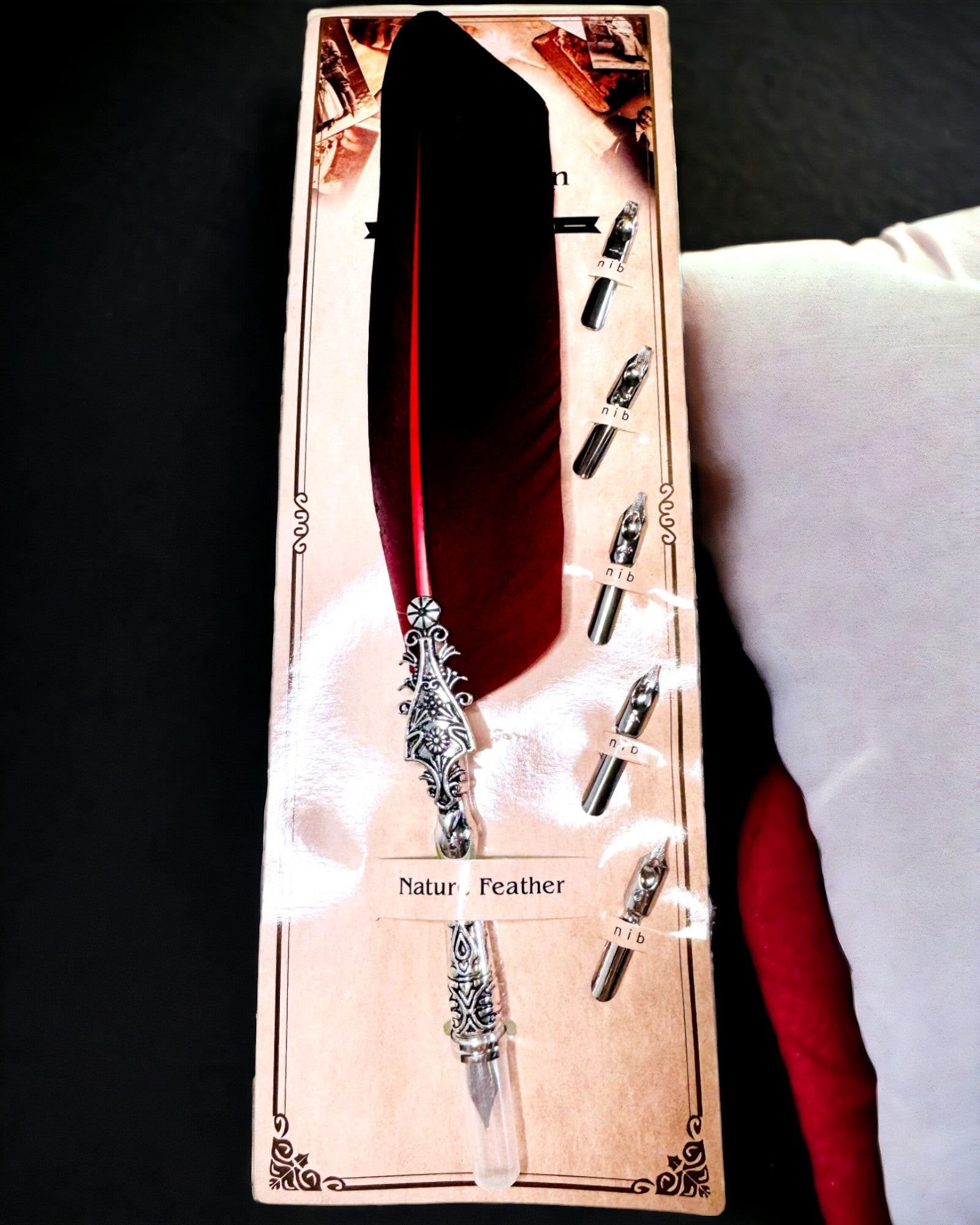 Penna per Calligrafia Vintage con Piuma d'Oca Naturale – Regalo Ideale per la Festa della Mamma o per l'Insegnante. Incisione