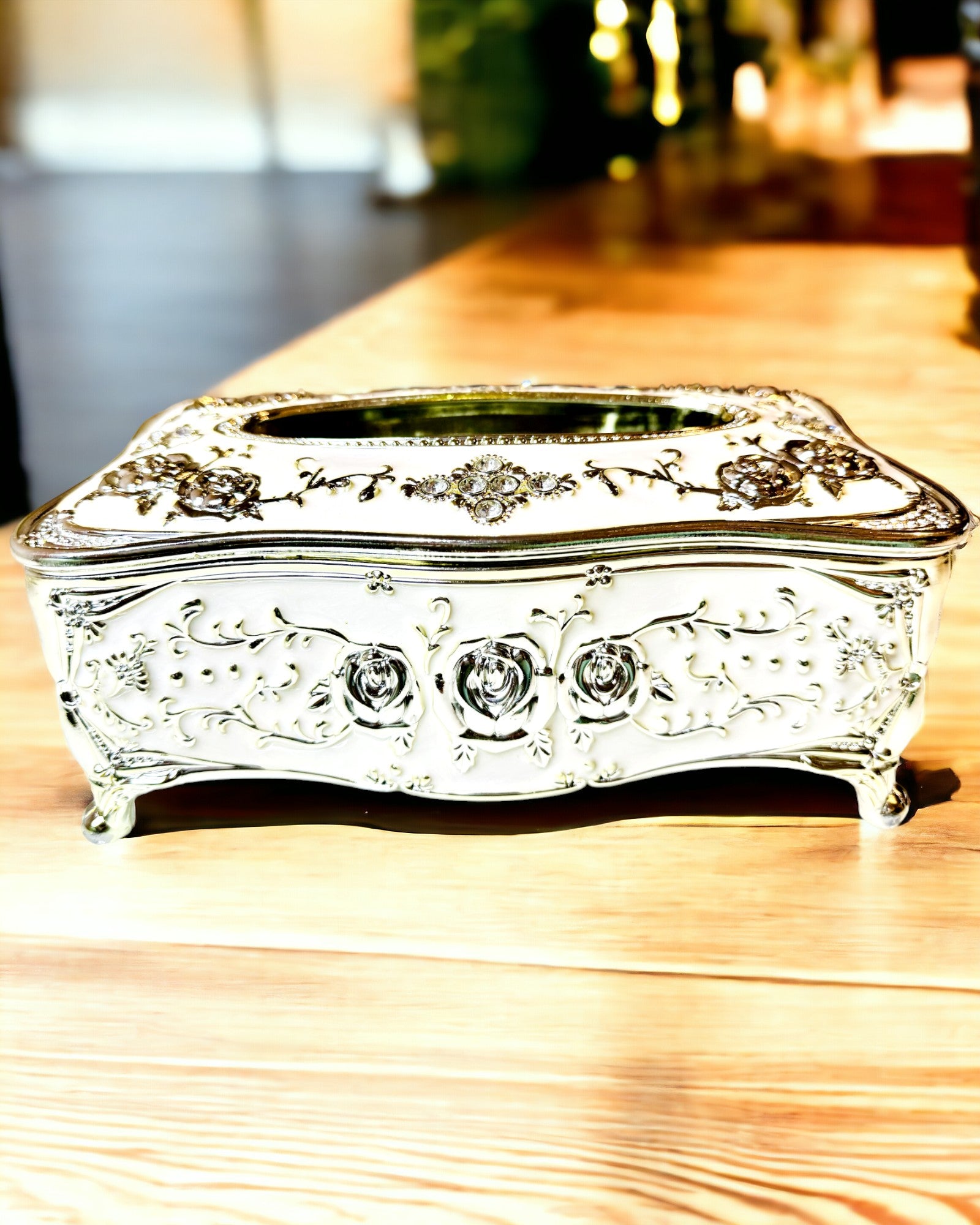 Scatola per Fazzoletti con Motivo a Rilievo di Rosa - Elegante Accessorio per Interni, bianco