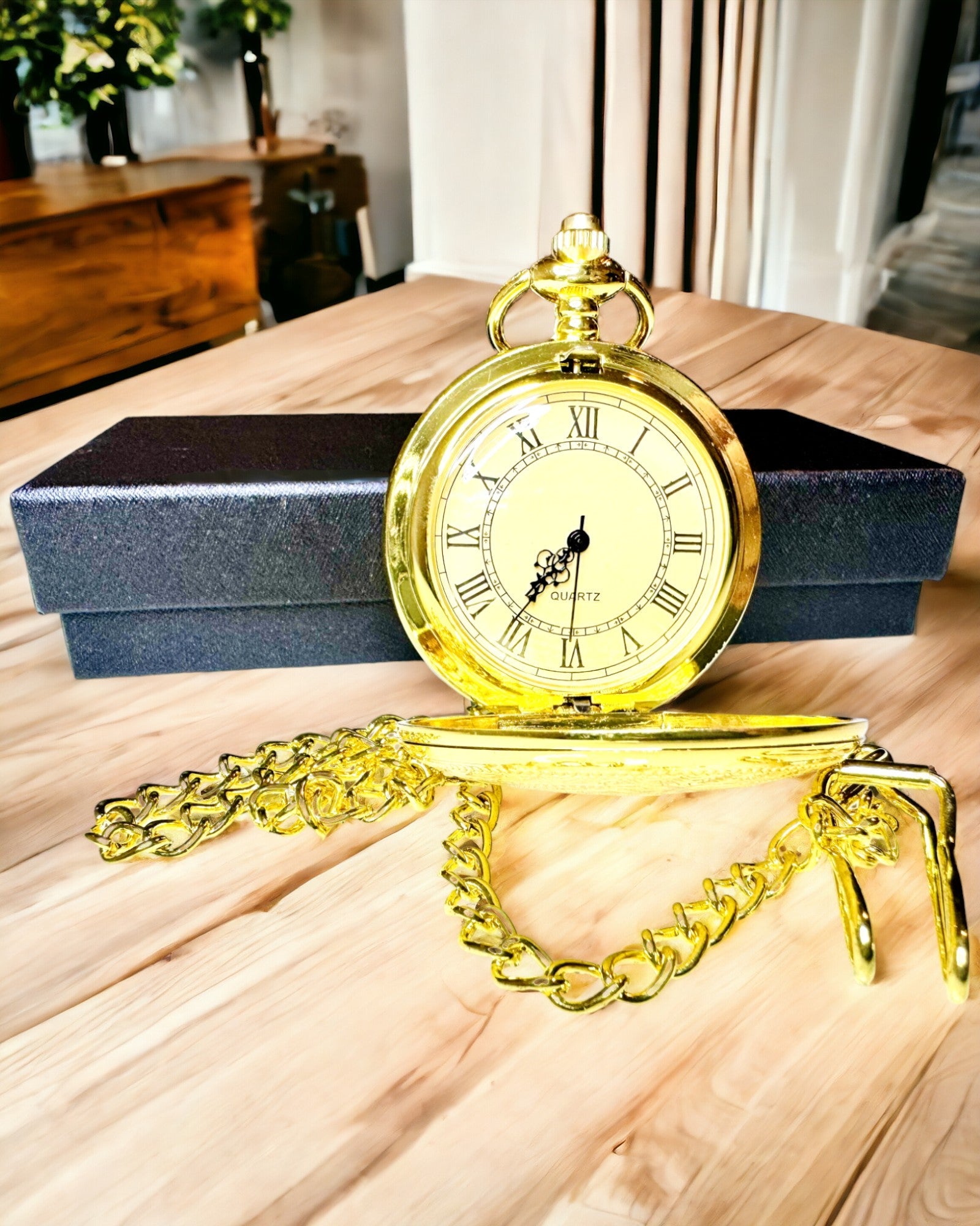 Orologio da Tasca in Stile Vintage di Colore Dorato con Incisioni – Elegante Accessorio Maschile, Idea Regalo Perfetta