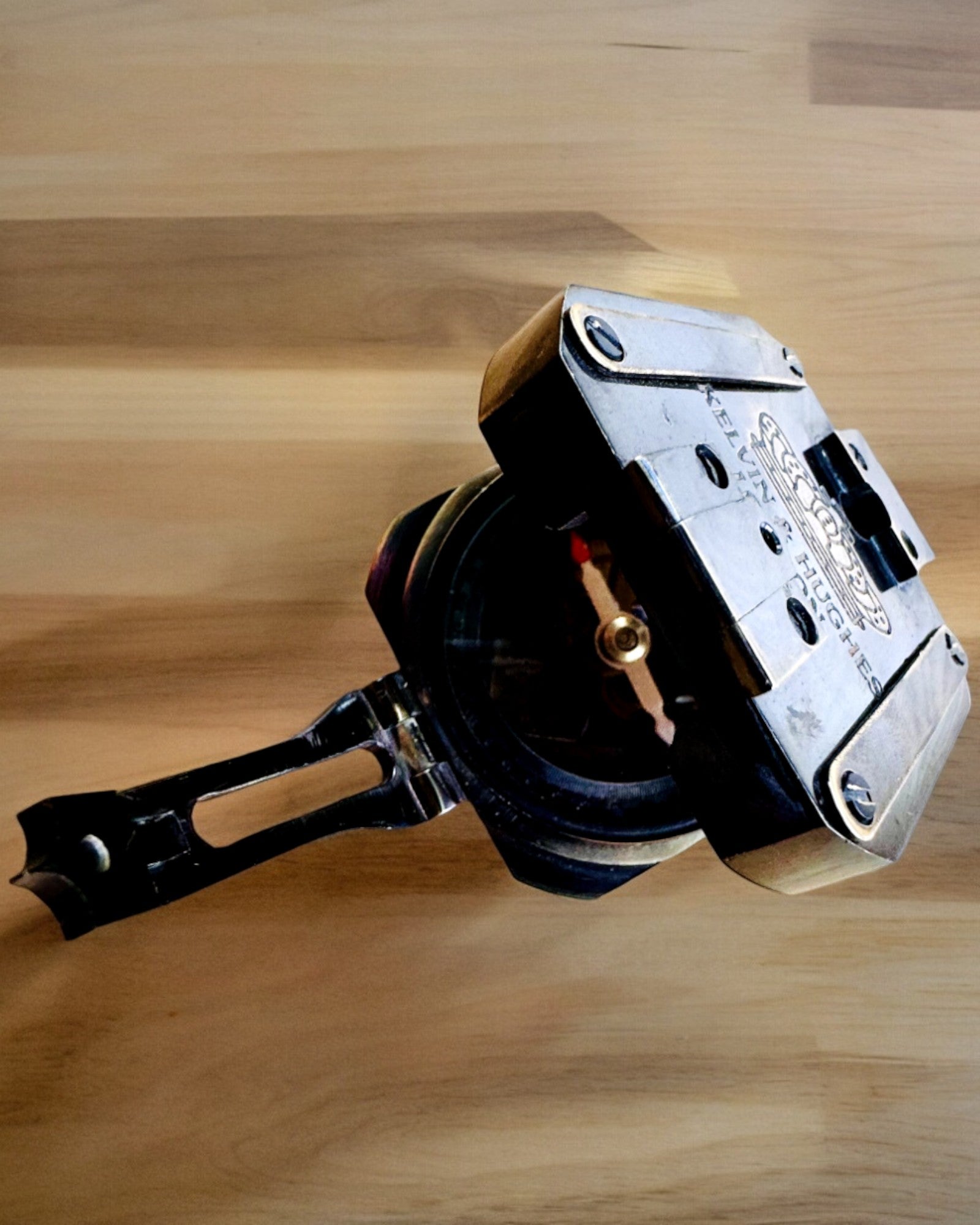 Bussola solida e premium da Capitano "Navigator" - con opzione di personalizzazione tramite incisione