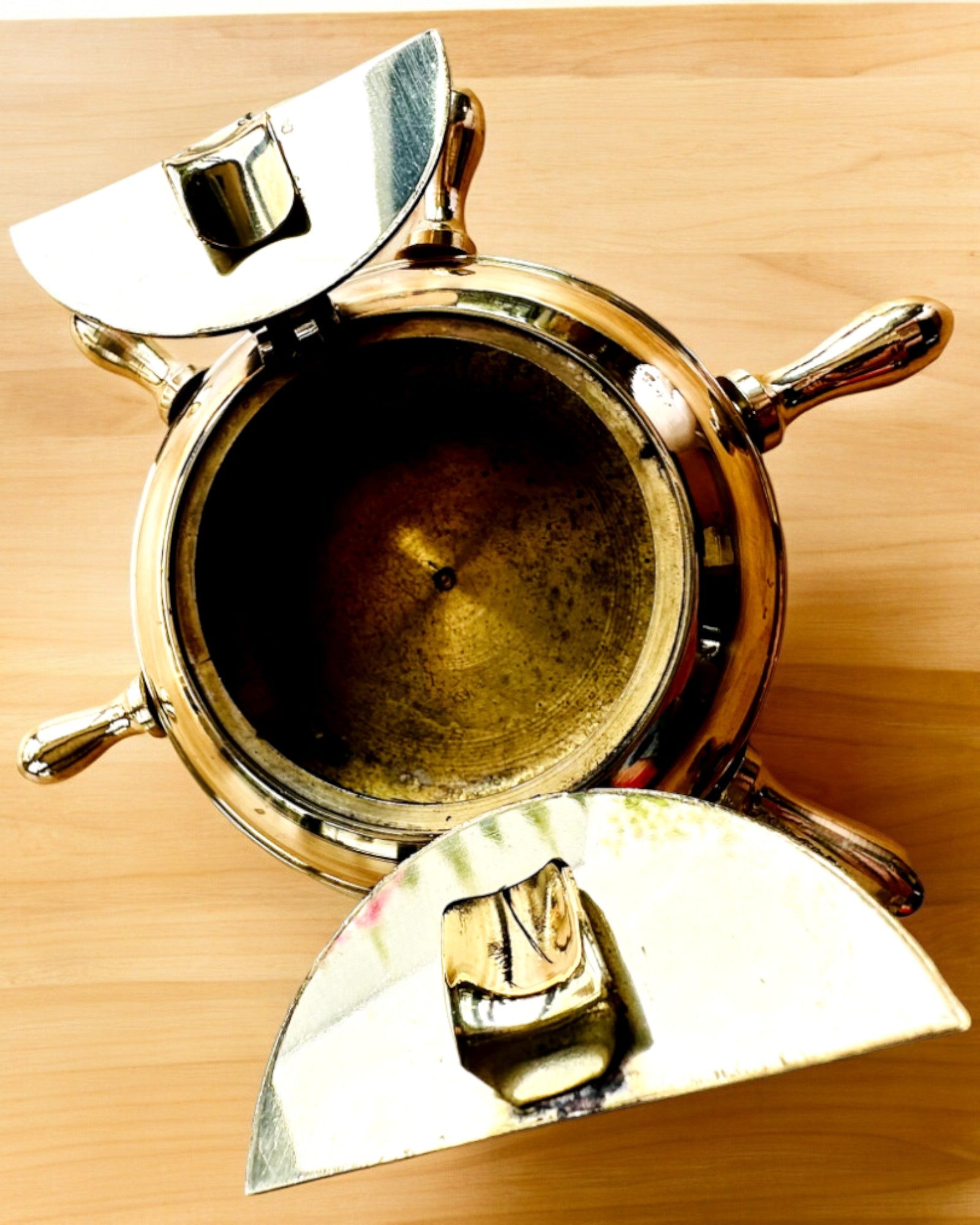 "Posacenere in Ottone da Capitano - opzione di personalizzazione per regalo con incisione, fatto a mano"