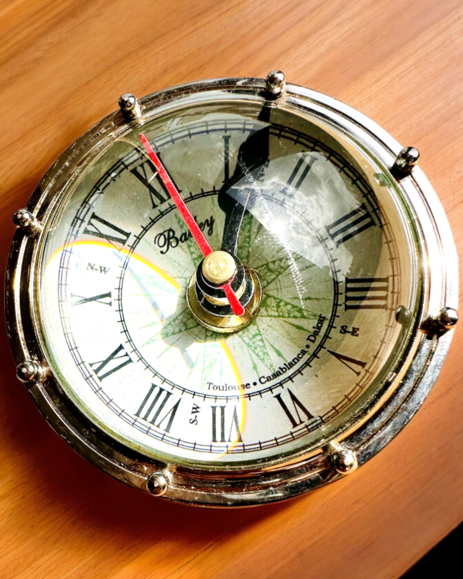 Bailey Compass Clock - Elegante Orologio con motivo Bussola con Possibilità di Incisione