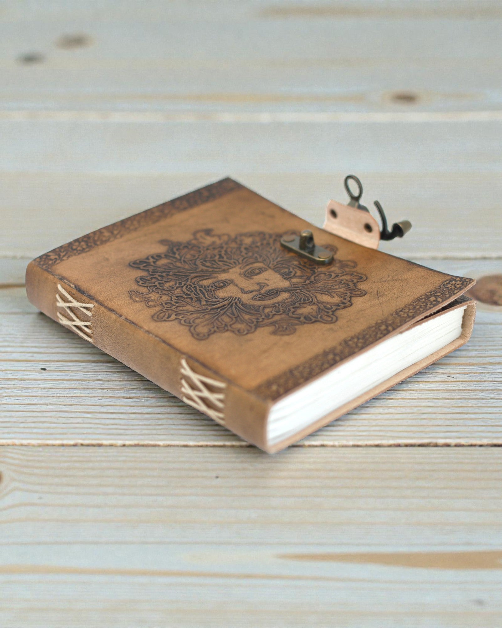 Sylva Spirit – Taccuino in pelle Uomo Verde con chiusura metallica