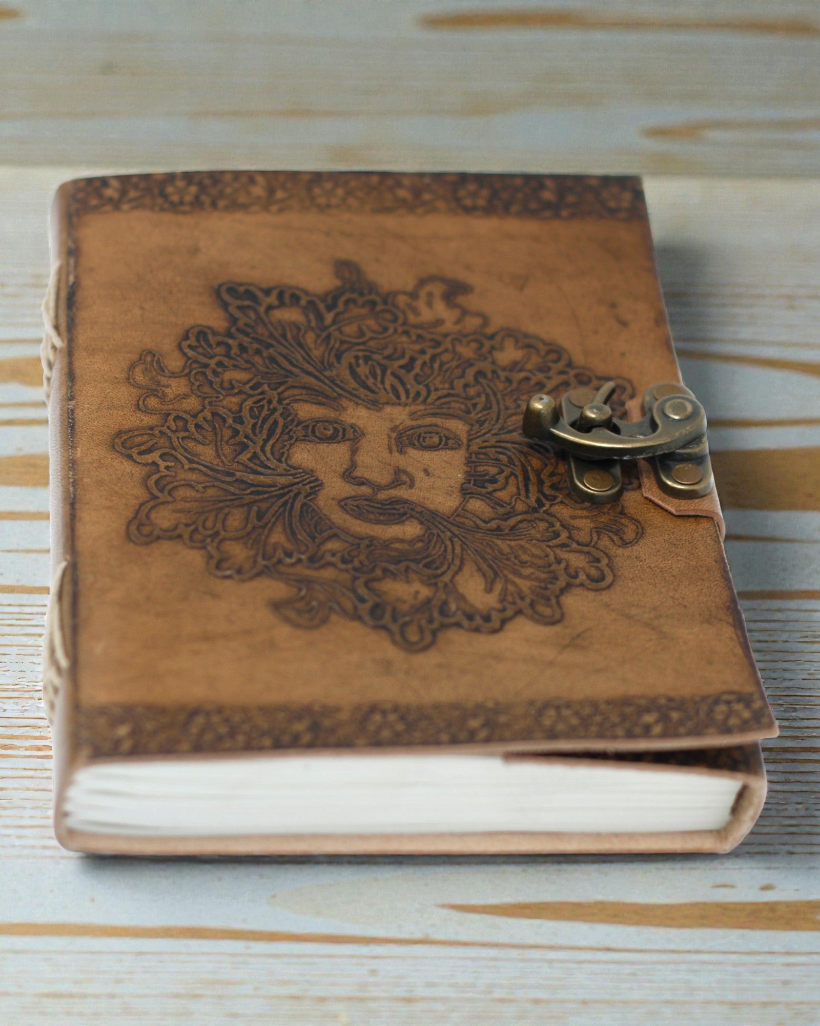 Sylva Spirit – Taccuino in pelle Uomo Verde con chiusura metallica