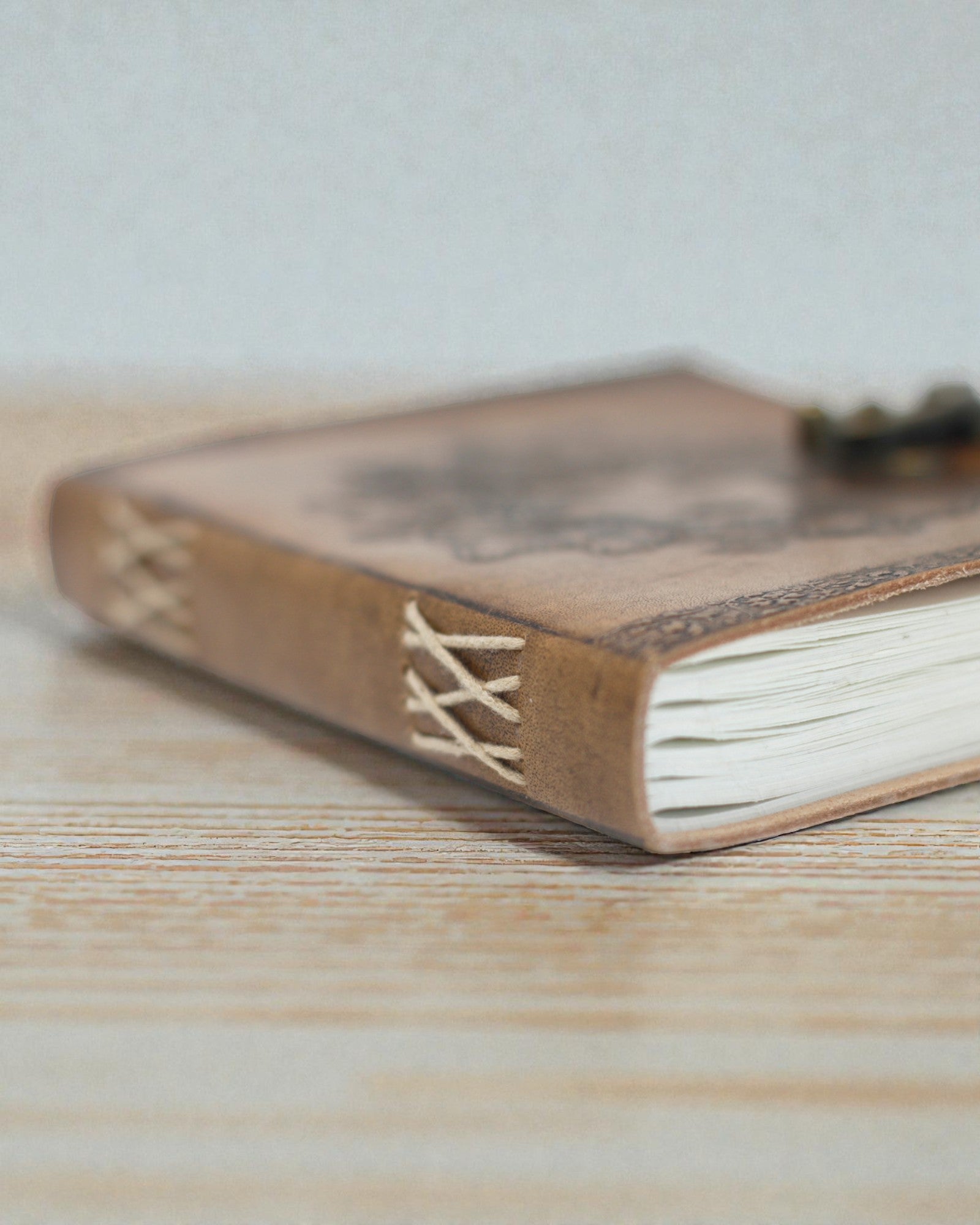 Sylva Spirit – Taccuino in pelle Uomo Verde con chiusura metallica