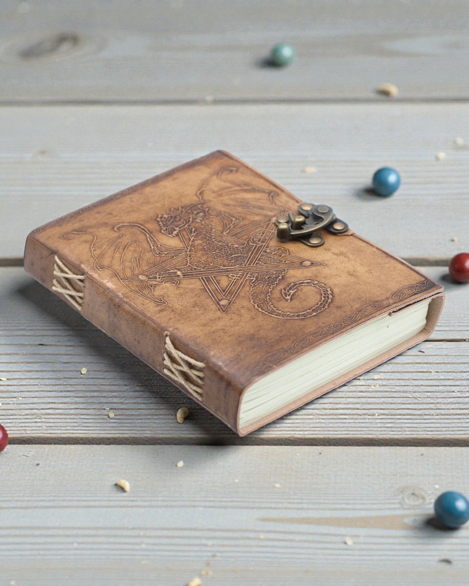 Taccuino in pelle Drago, Custode delle Leggende – lavorato a rilievo a mano 20 × 15 cm